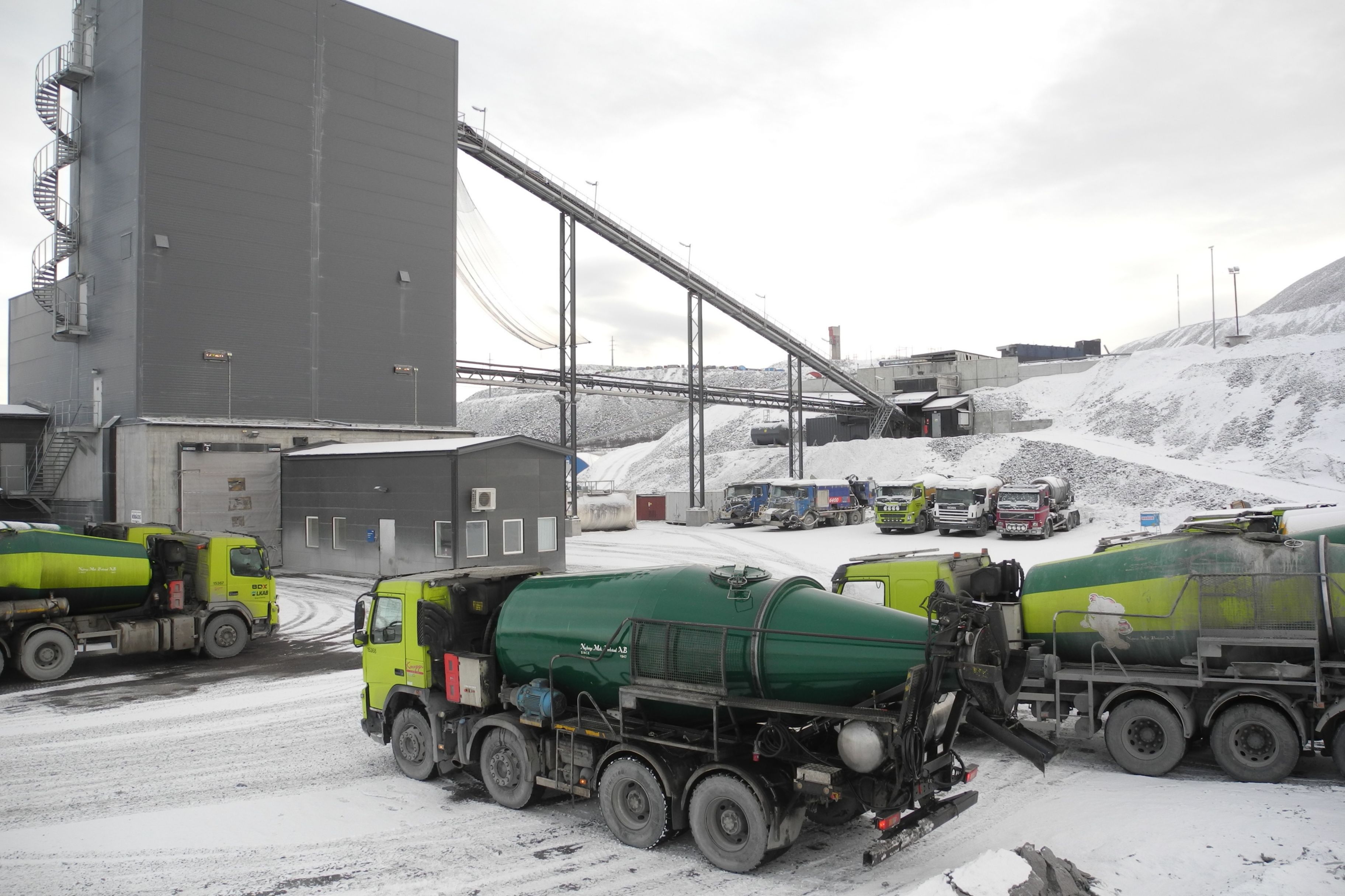 用于喷涂混凝土和其他混凝土应用的表面批量设备