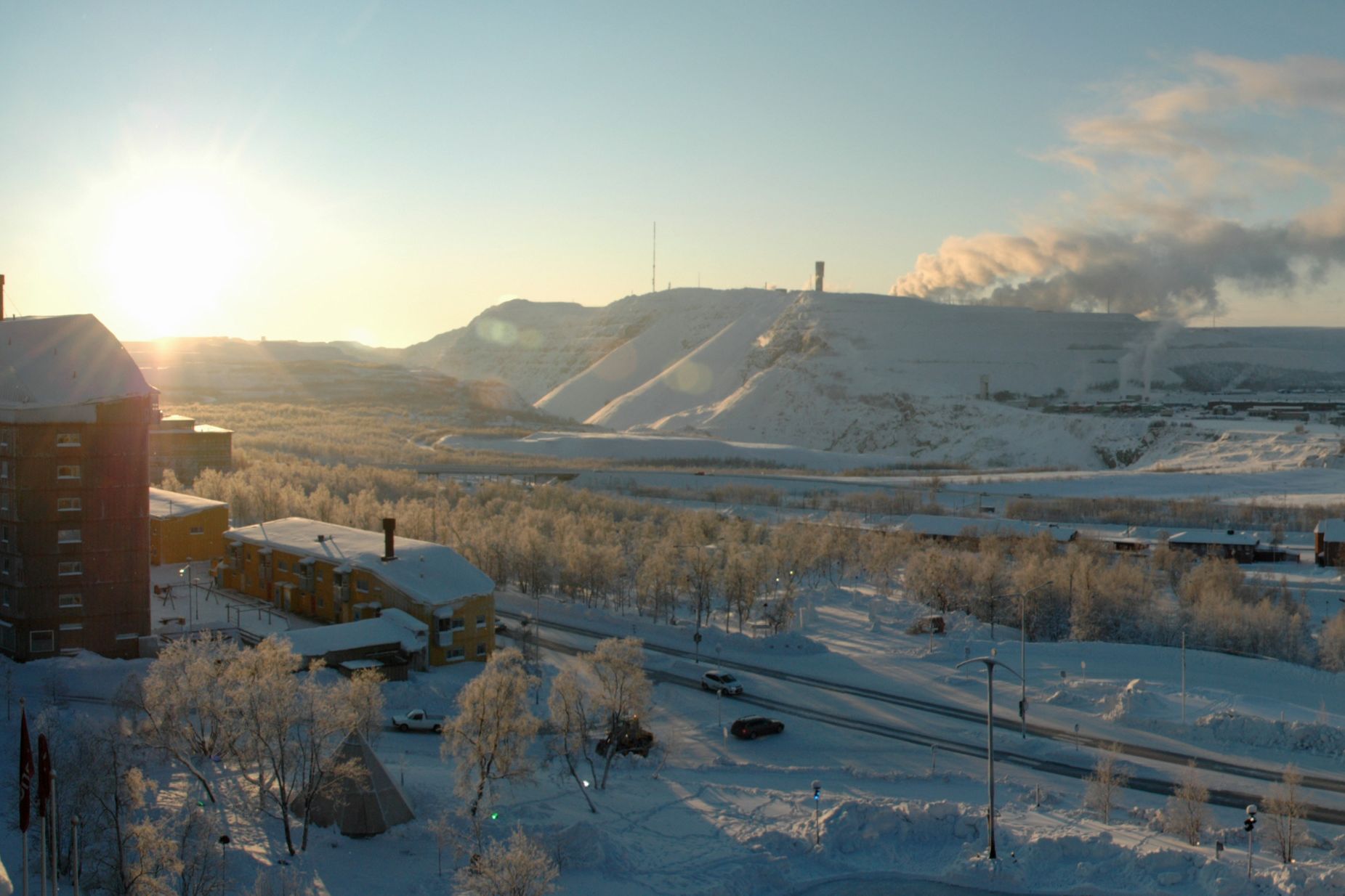 View towards the old Kiruna pit where today a large surface cave develops