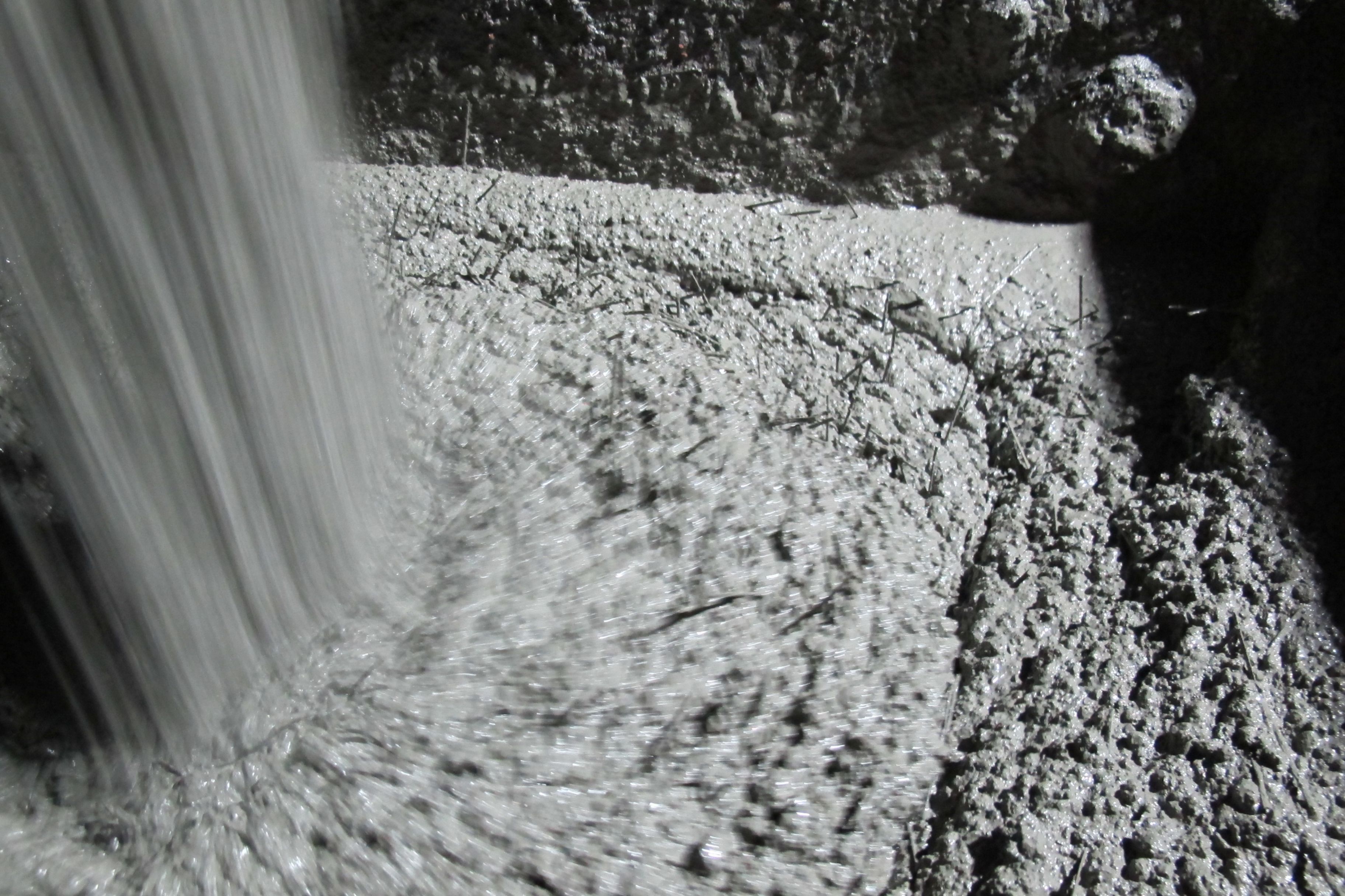 准备喷洒的混凝土