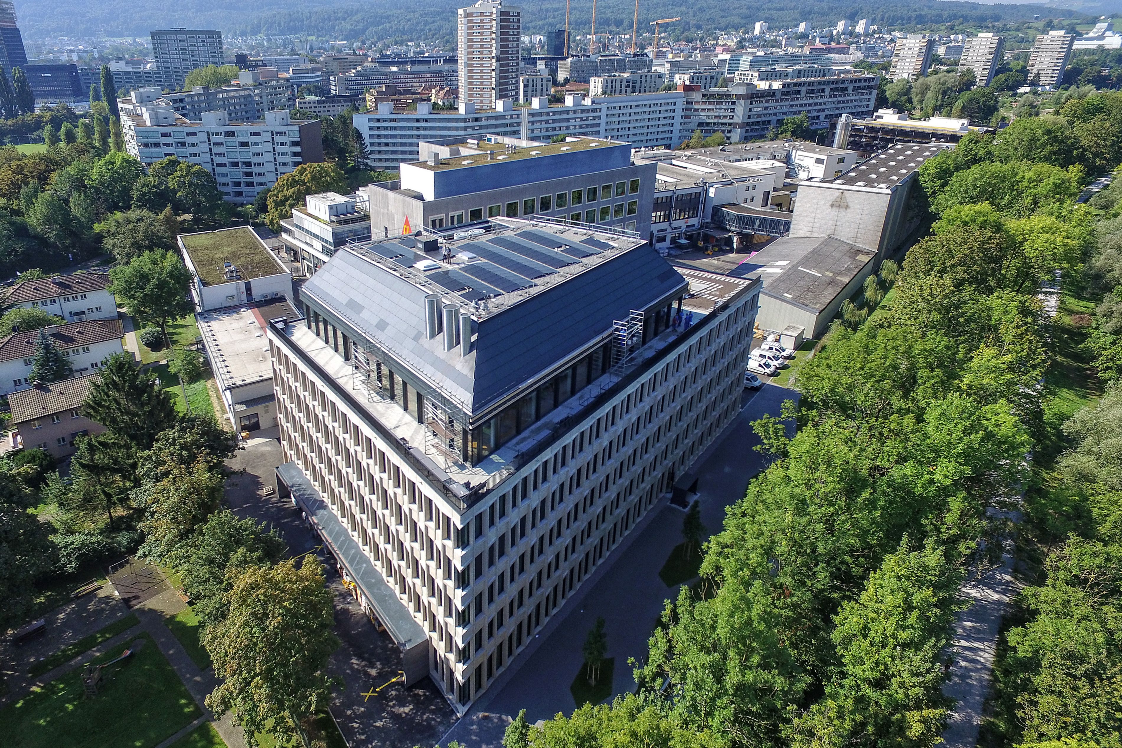 Sika office in Zurich surrounded by trees