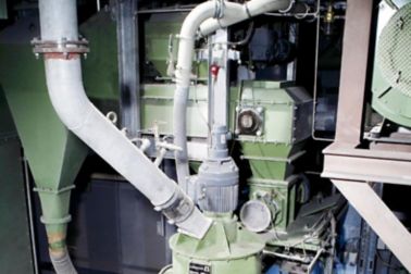 The Loesche pilot mill used by Sika