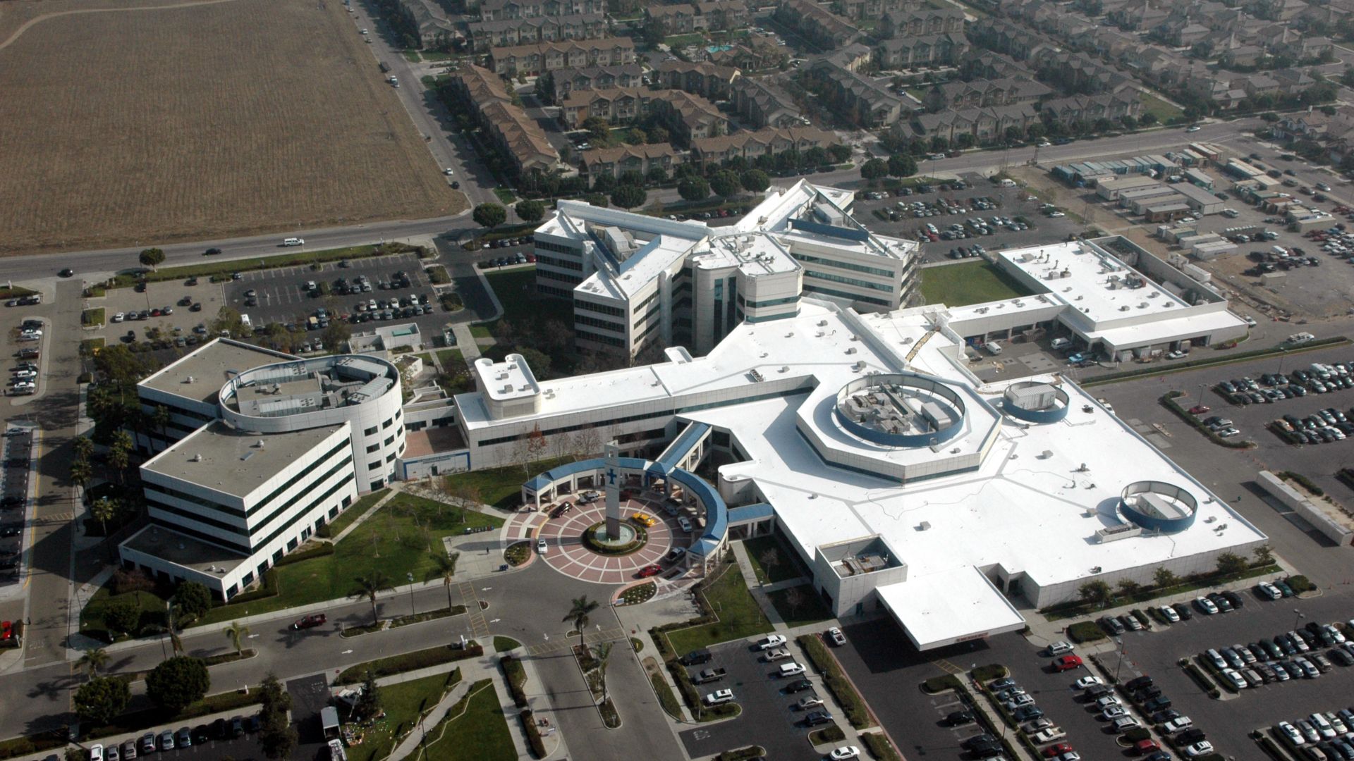 Cool roof with singly-ply PVC membrane of Sarnafil adhered system installed on St. John’s Regional Medical Center in Oxnard in USA