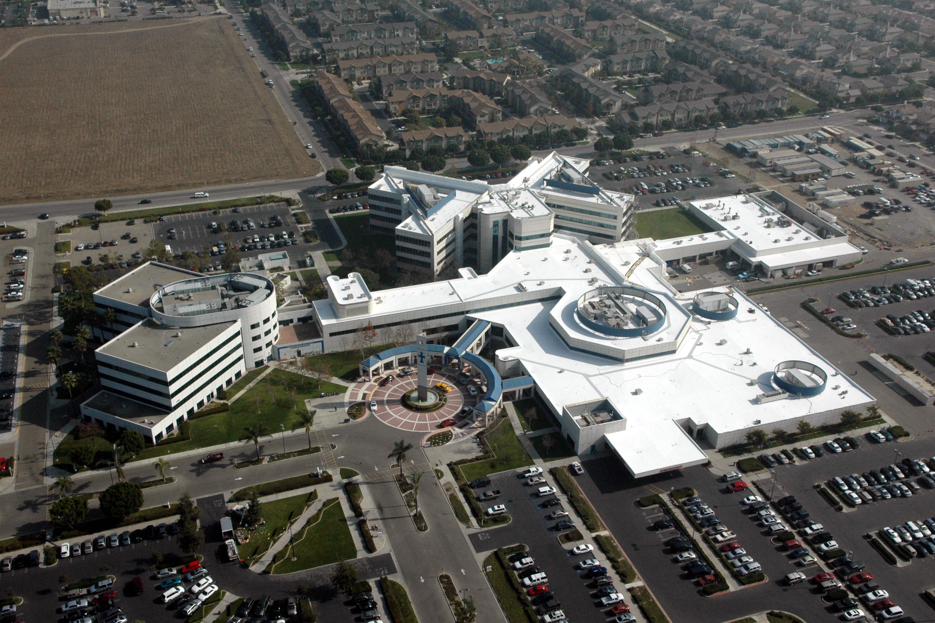 Cool roof with singly-ply PVC membrane of Sarnafil adhered system installed on St. John’s Regional Medical Center in Oxnard in USA