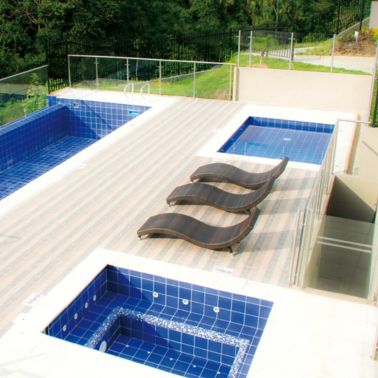 Swimming pool of the residential complex Mirador De Los Ocobos Armenia, Colombia