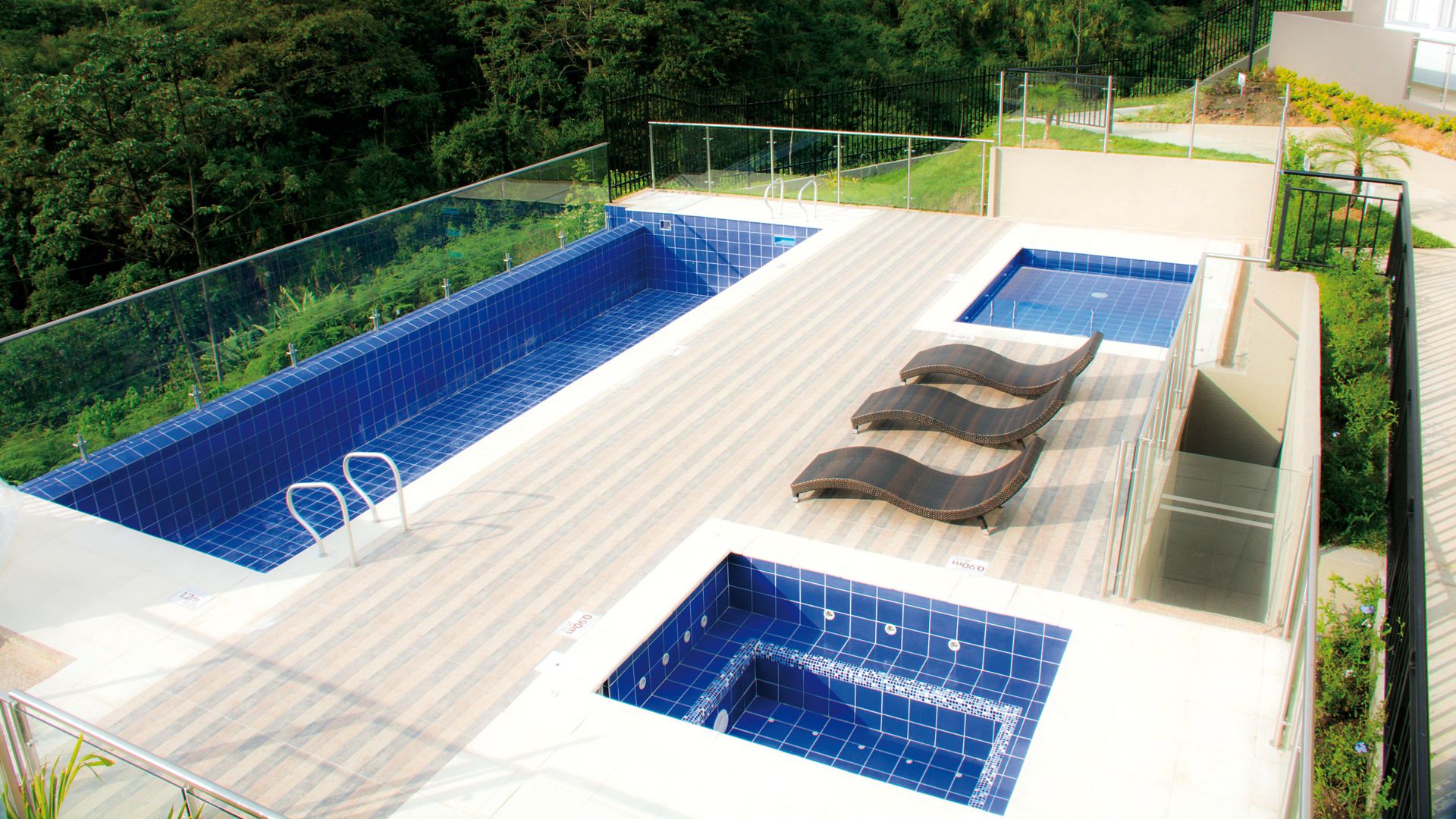 Swimming pool of the residential complex Mirador De Los Ocobos Armenia, Colombia