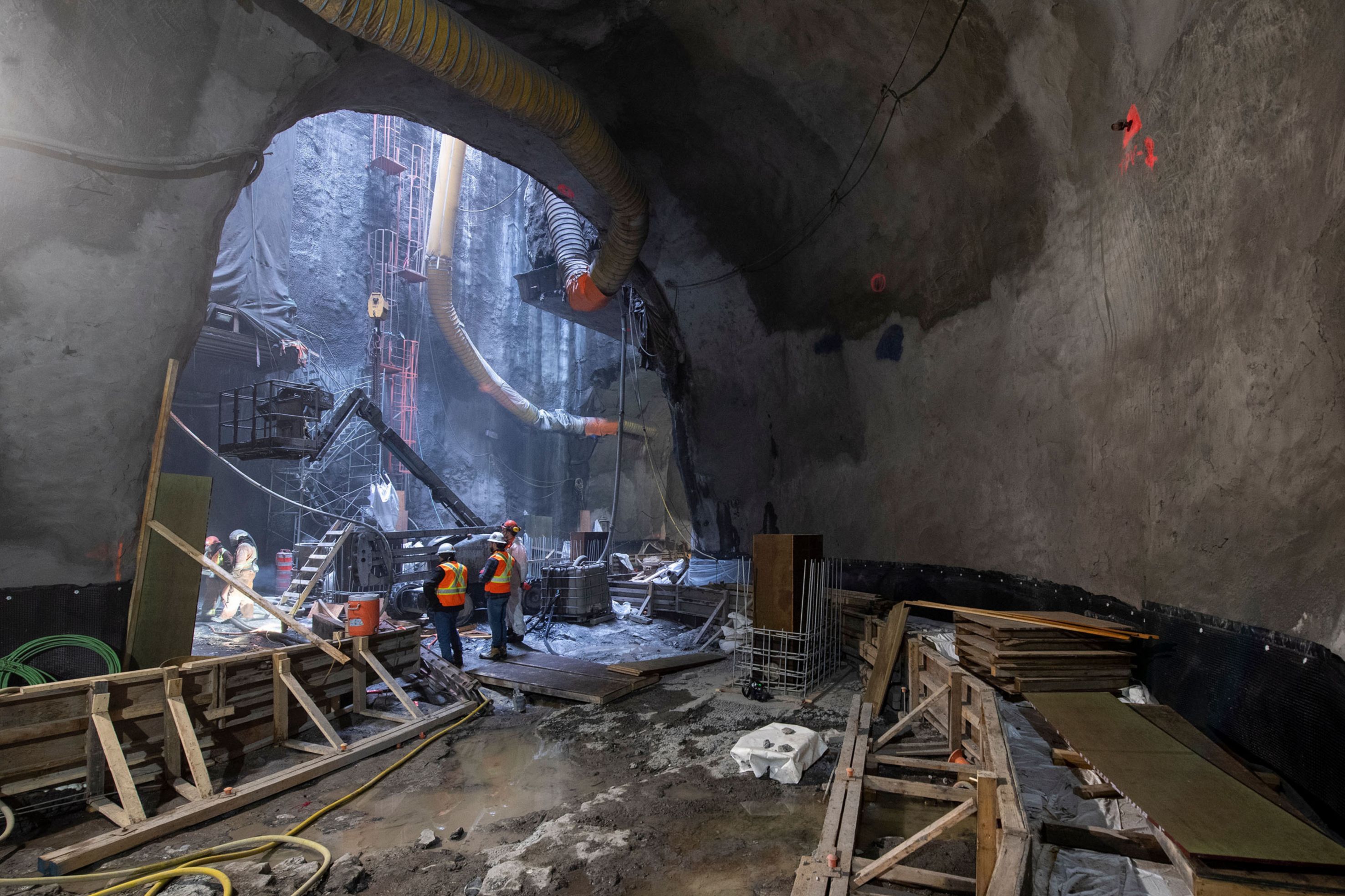 Construction of the new ventilation tunnels in the Montreal Metro