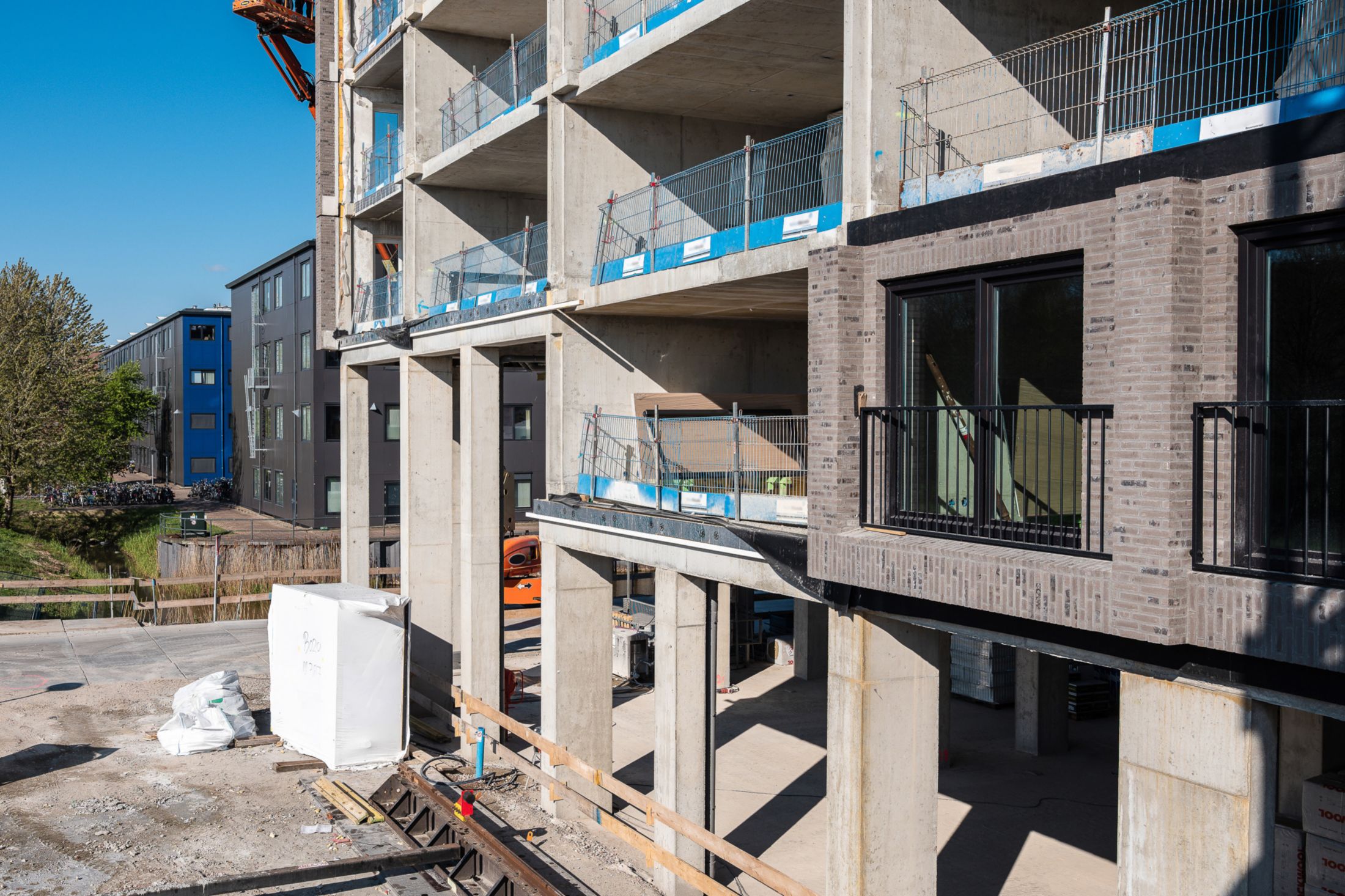 荷兰阿姆斯特丹Ourdomain新建公寓的建筑工地