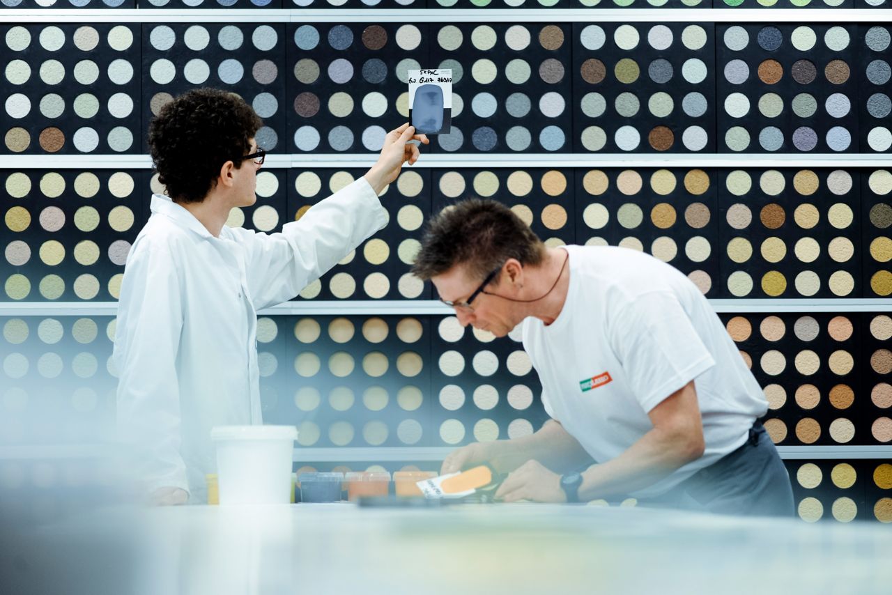 正面颜色实验室-里昂，法国。