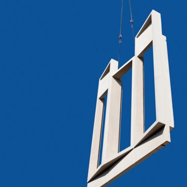 预制元素与锡卡预制彩色混凝土混凝土混凝土混凝土混凝土混合在起重机苏黎世建筑