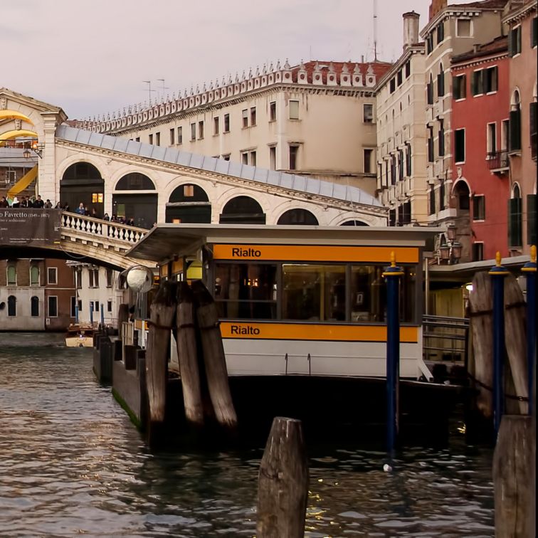 Rialto桥梁在威尼斯意大利