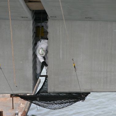 旧金山 - 奥克兰海湾大桥建设美国。