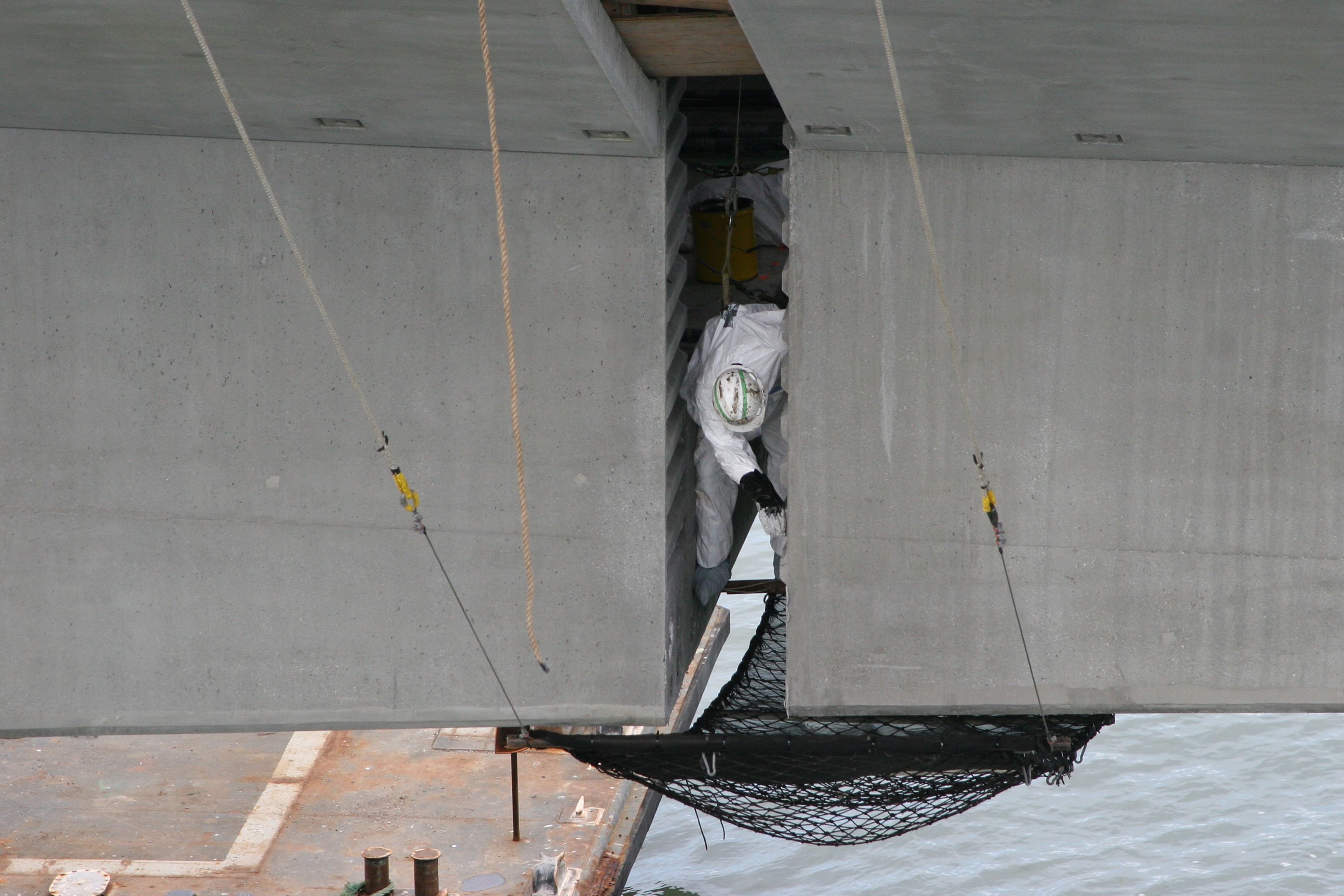 旧金山 - 奥克兰海湾大桥建设美国。