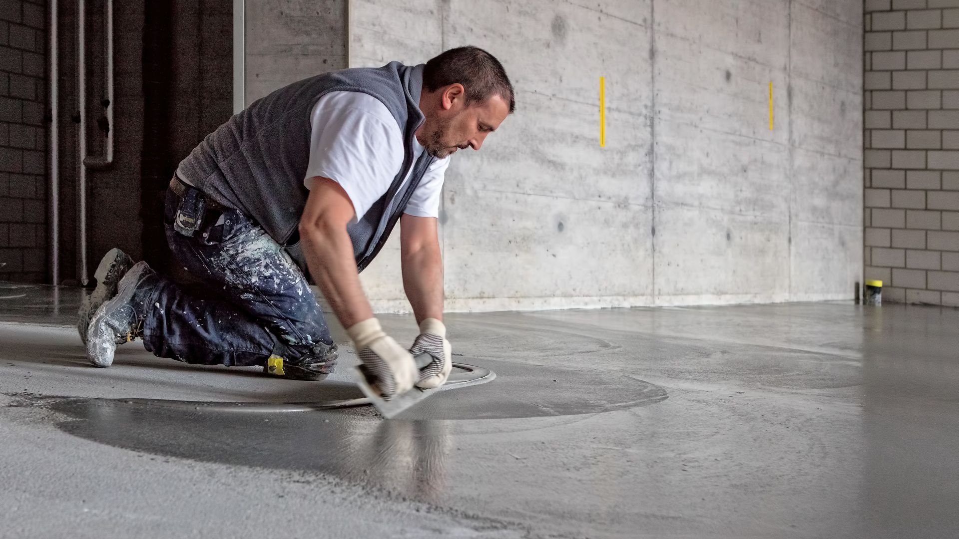 Self Levelling Compound - Sub Floors & Cementitious Flooring | Sika UK