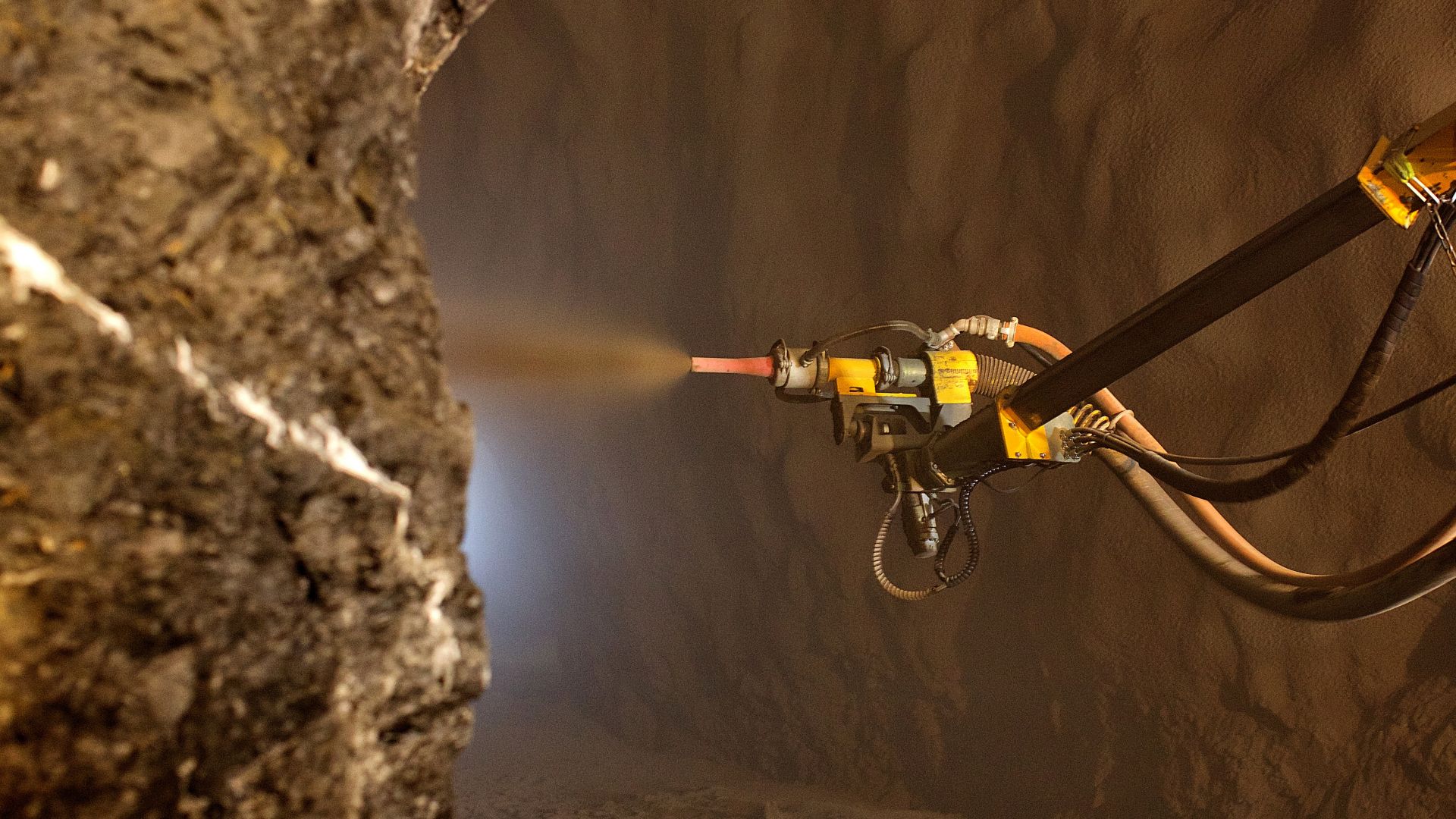 Shotcrete with Sigunit accelerator to strengthen underground structures of mine