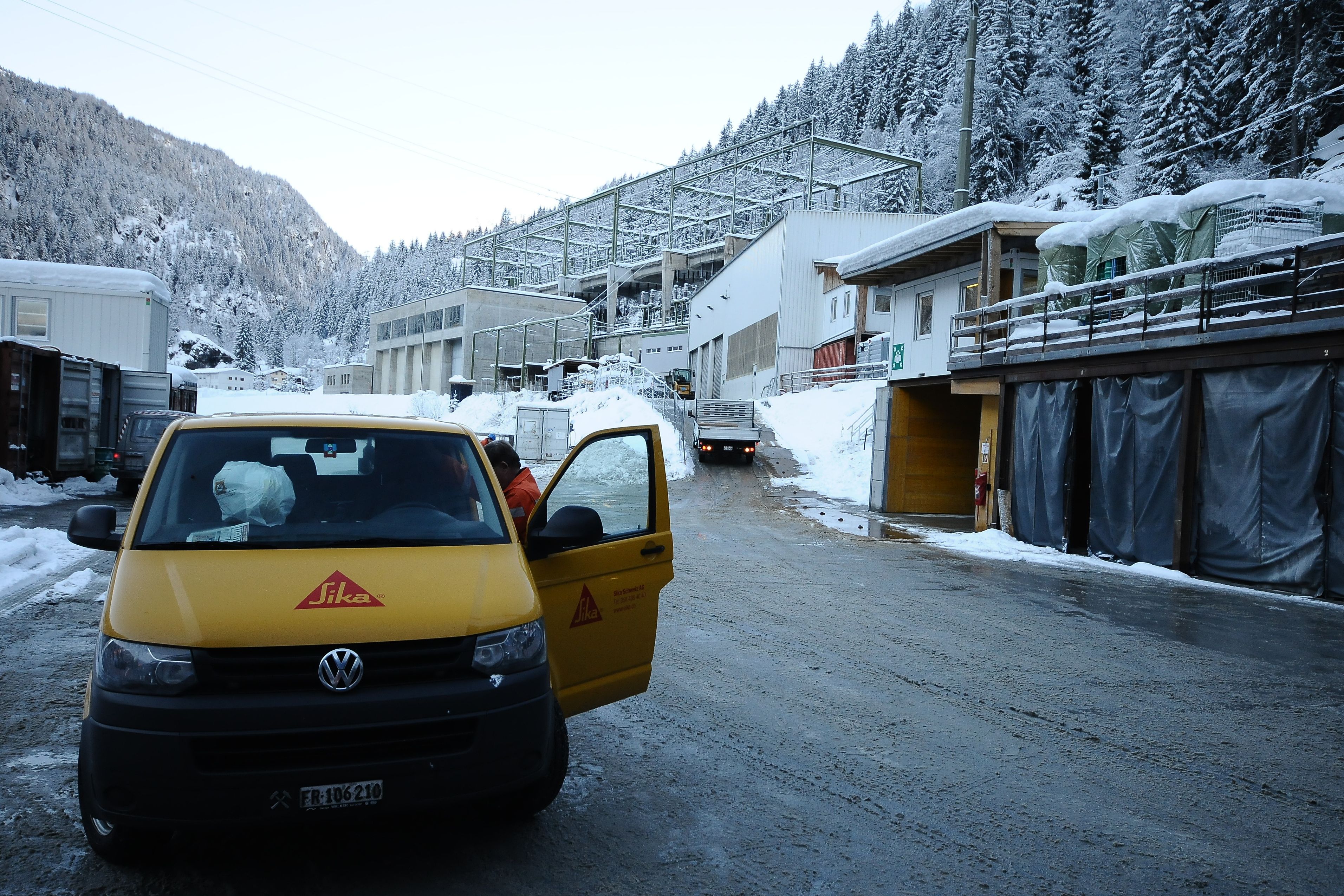 Sika concrete specialists at dam in Wallis, Switzerland