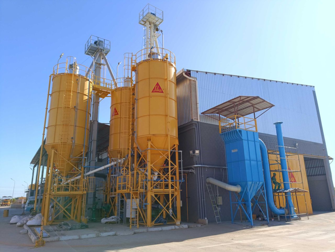Mortar silos of the new plant in Santa Cruz de la Sierra, Bolivia