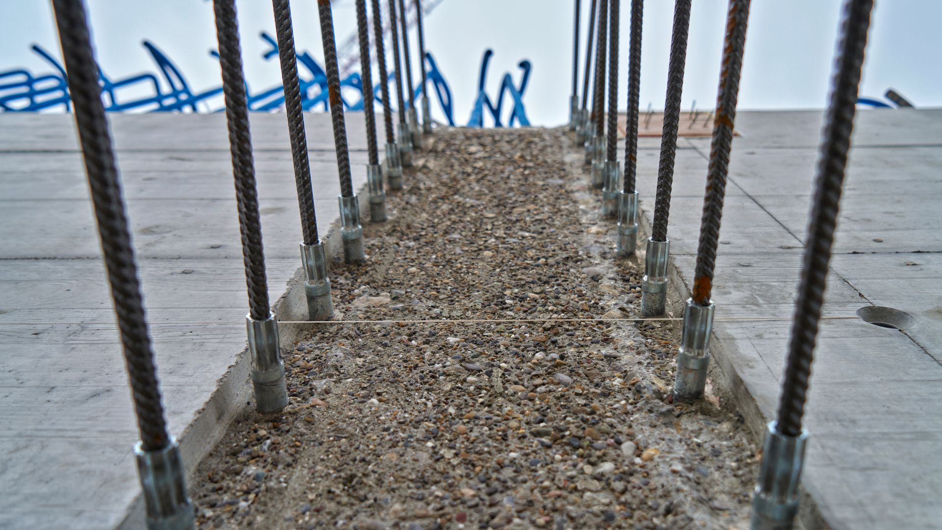 Sika® Rugasol® surface retarder applied to concrete for exposed aggregate reinforcement on construction site