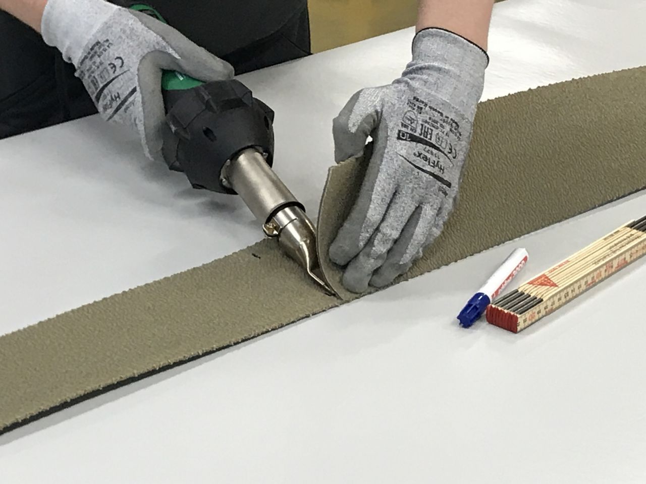 Assembly of Sika waterbar with hands hot air welding