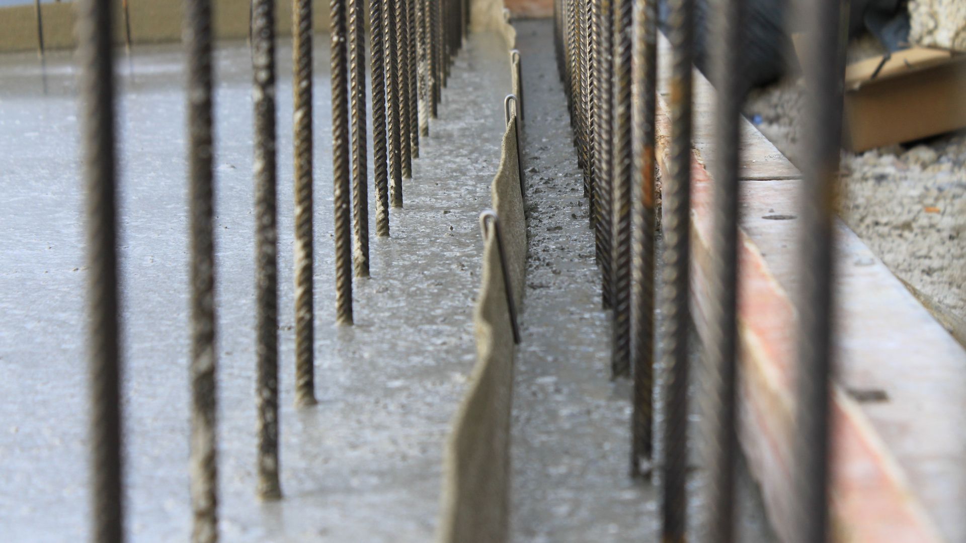 Sika waterbar water stop applied in poured concrete with rebar reinforcment construction site