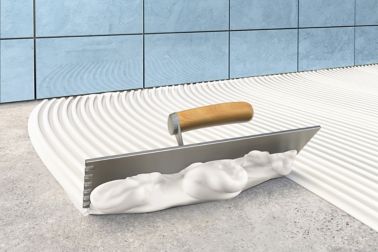抹刀应用SikaCeram Easy瓷砖粘合剂的插图