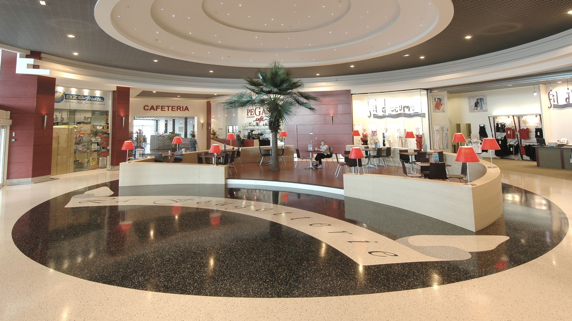 Sikafloor® Terrazzo floor circle in commercial shopping mall
