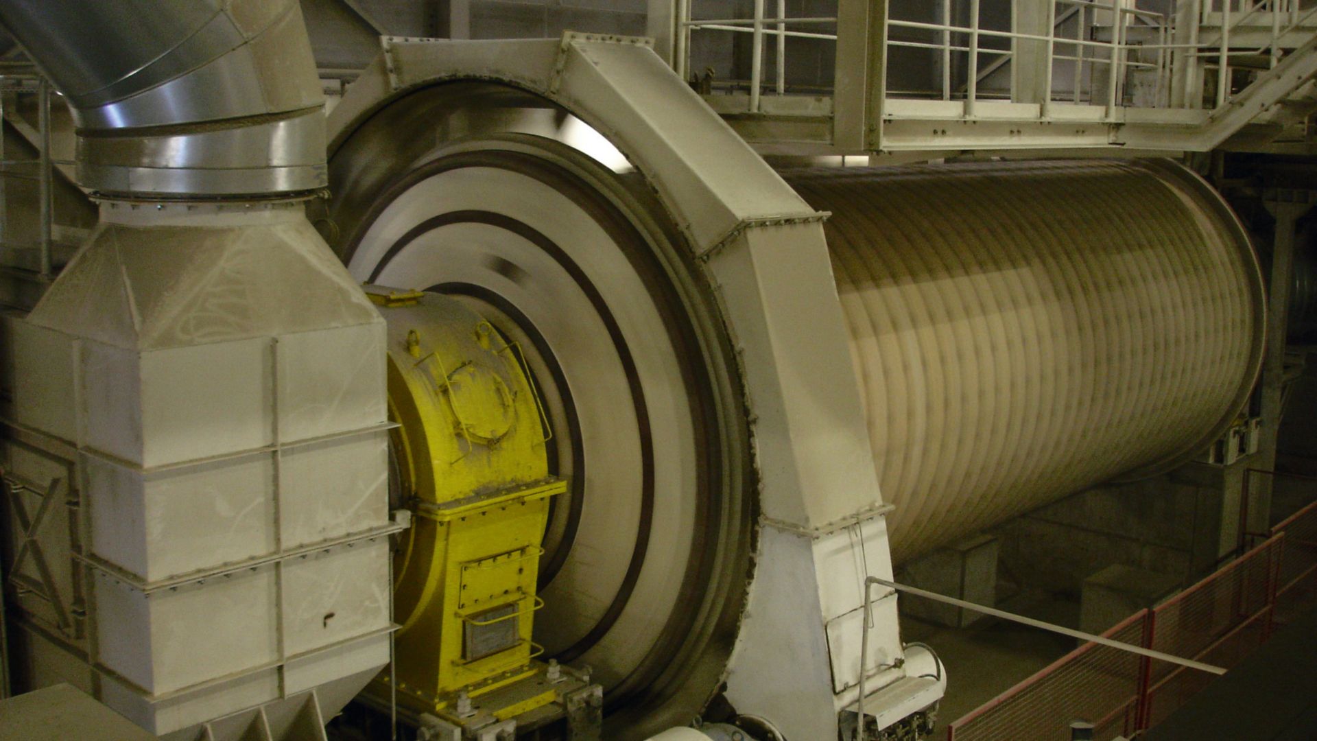 Grinding mill using SikaGrind additives inside a cement plant