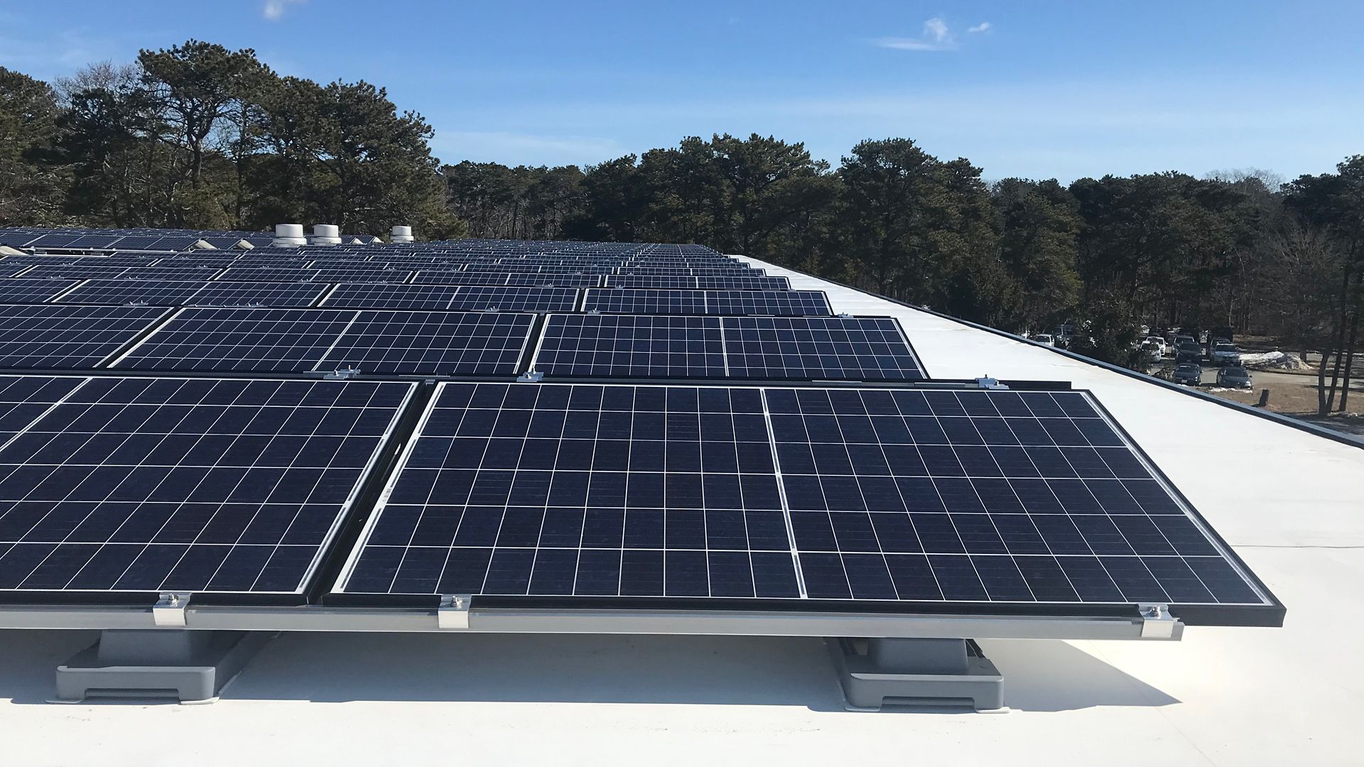 Sika SolarMount-1 on solar roof installed in south configuration in Nauset