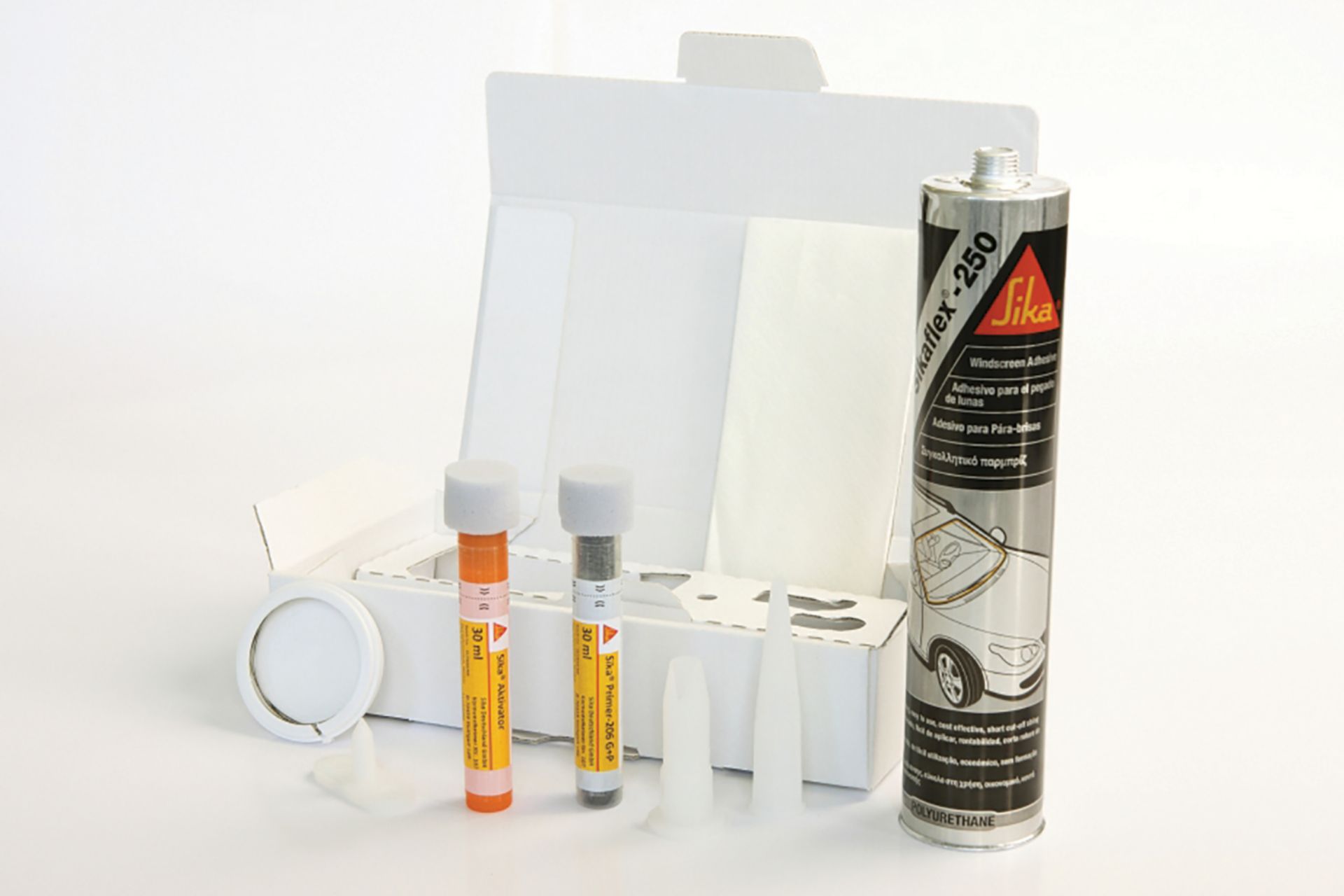 Image of Sika Premium Autoglass replacement kit including Sikaflex Adhesive, pretreatment’s, and nozzles