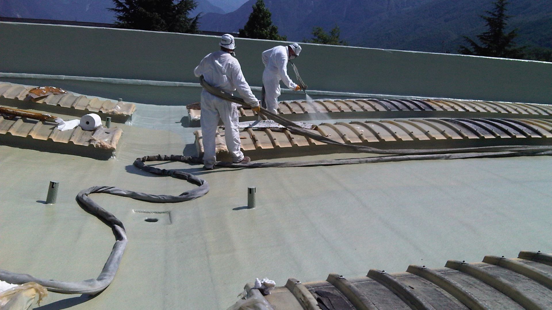 Roof refurbishment work of the Leaf Factory in Italy