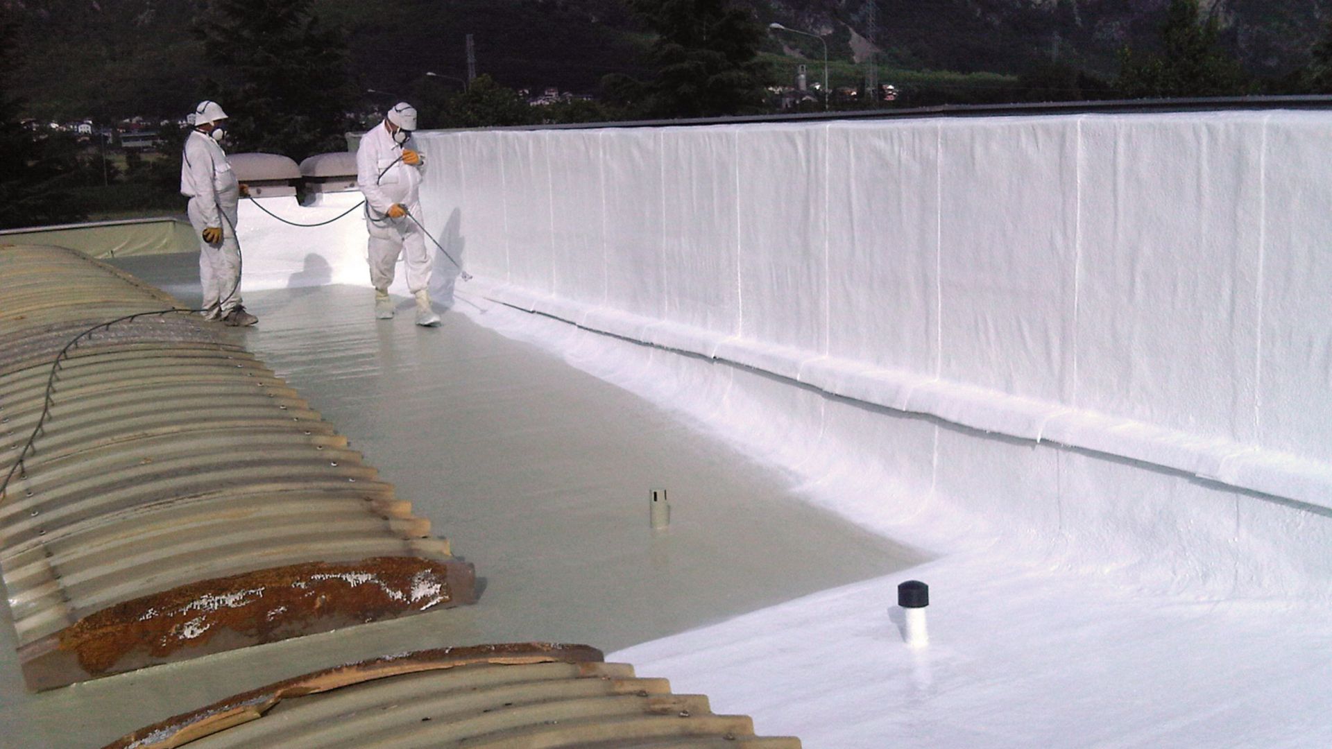 Roof refurbishment work of the Leaf Factory in Italy