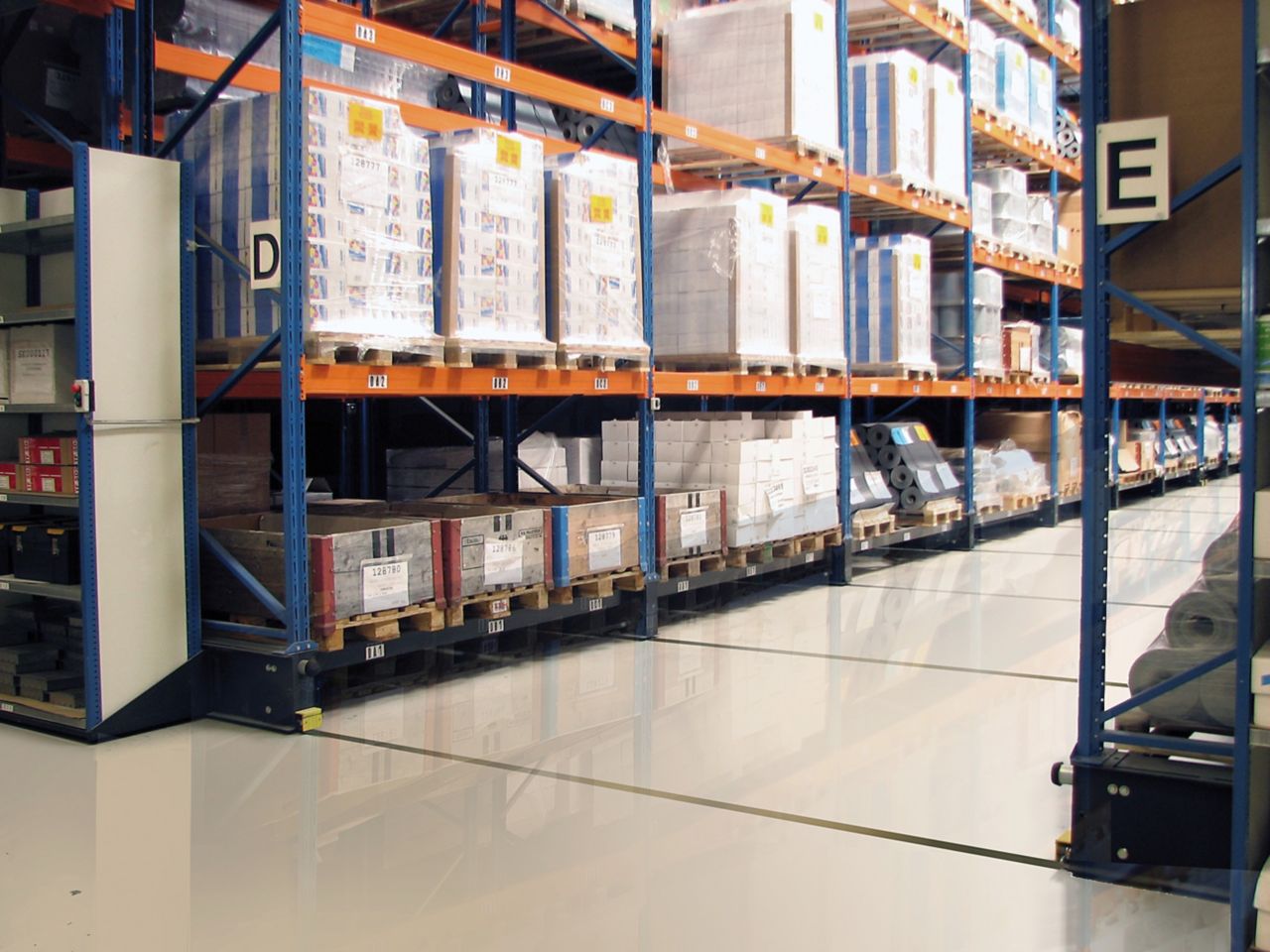 西卡·特拉基，工业之家