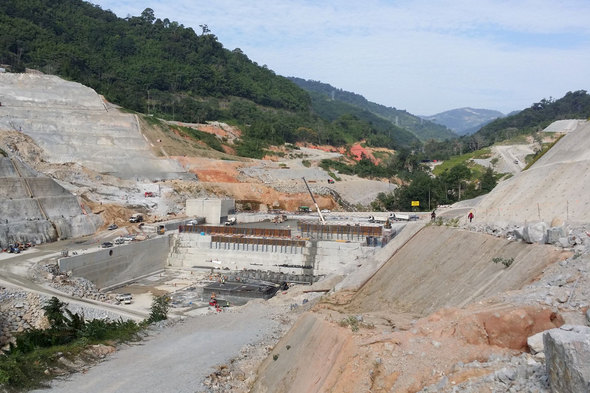 碾压混凝土（RCC）在马来西亚Ulu Jelai水电站大坝上的应用