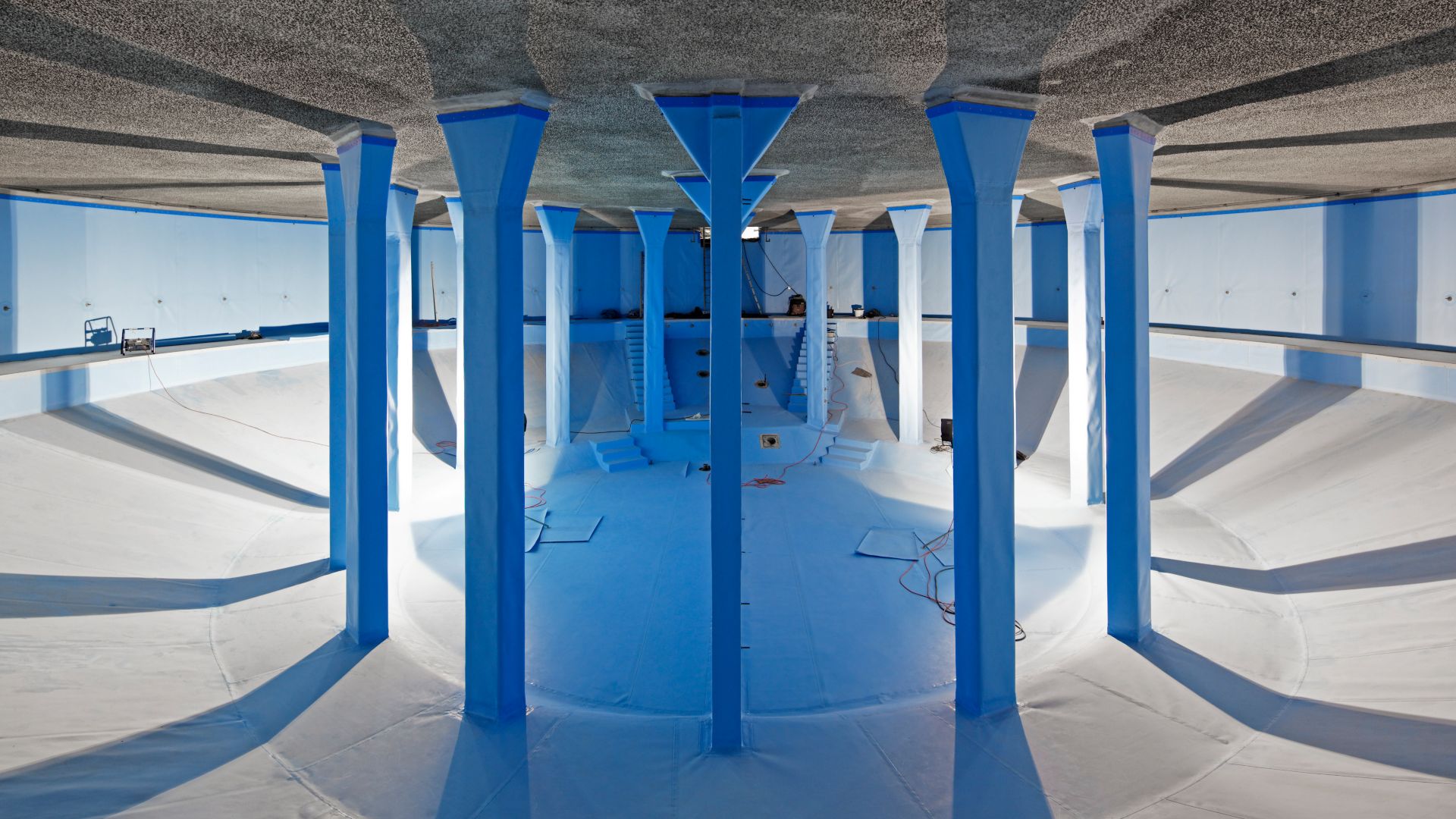 Interior of public drinking water reservoir in Offenberg Germany with Sikaplan waterproofing membrane