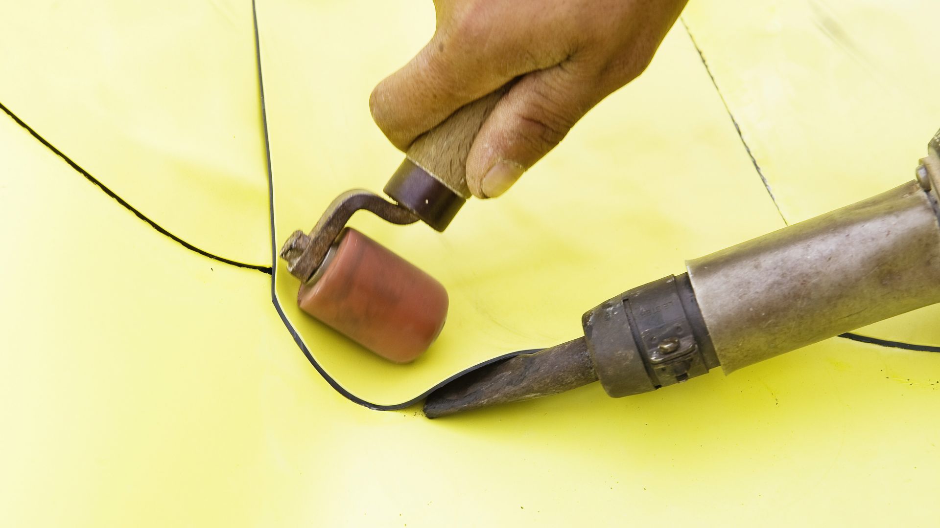 Hand welding of waterproofing sheet membrane 