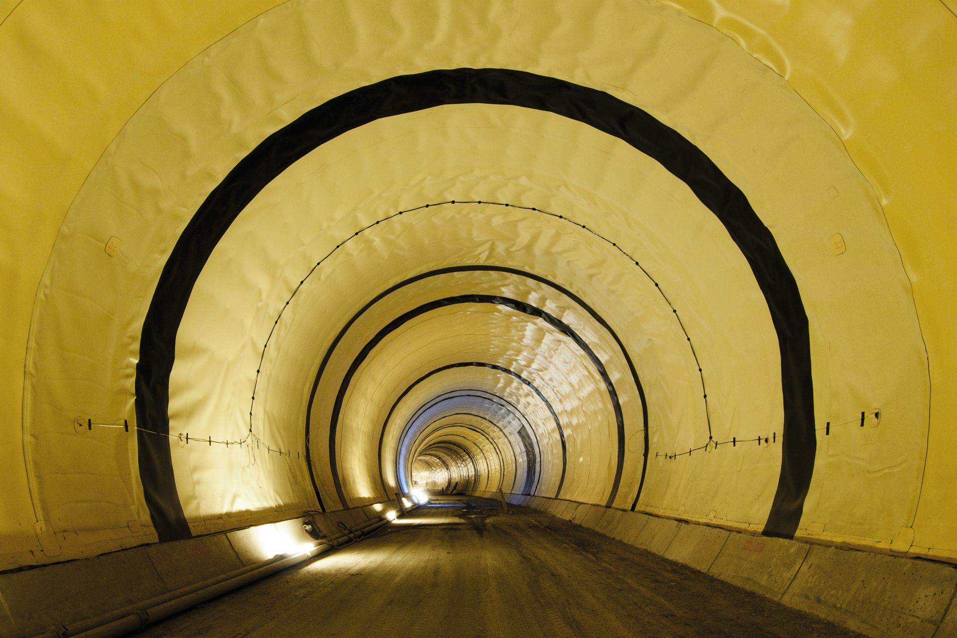 Waterproofing solutions for tunnels