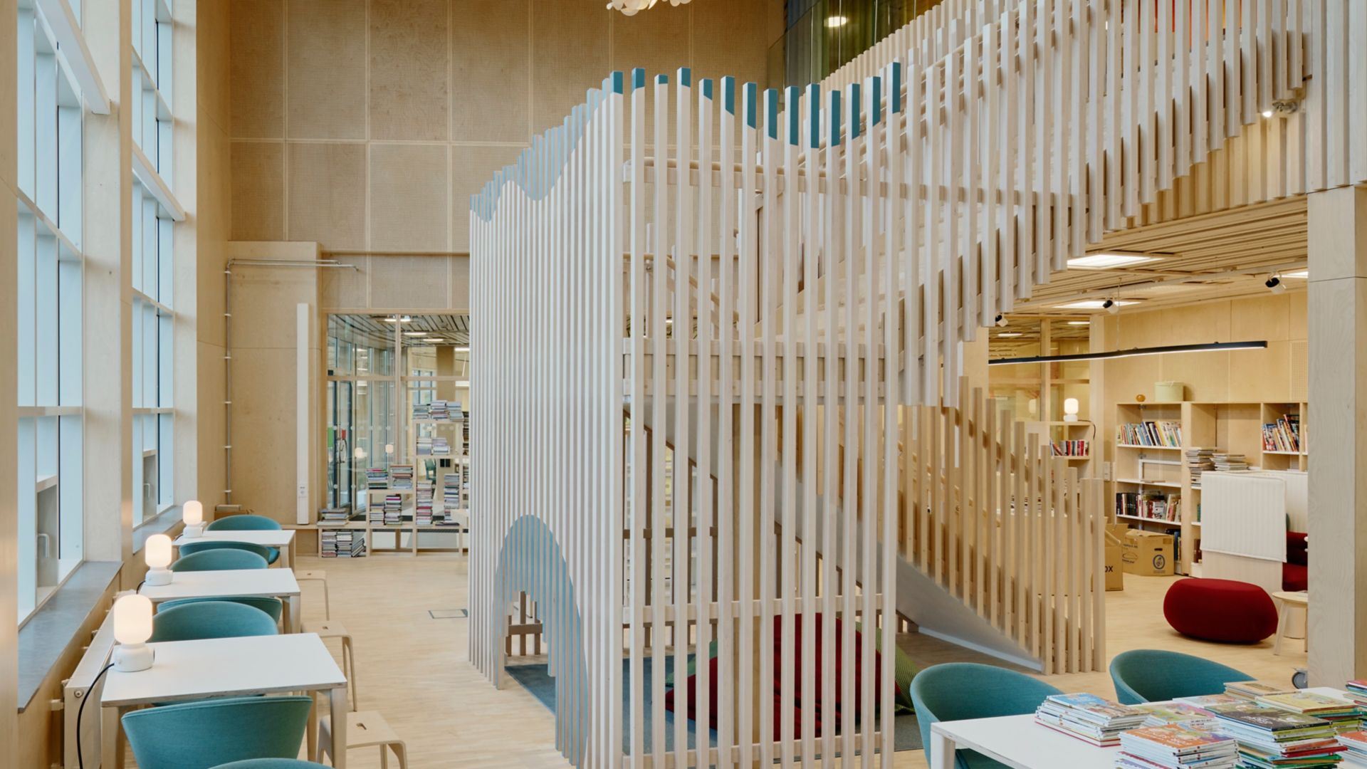 Wood floor bonding with Casco adhesive in Landamäreskolan school in Sweden