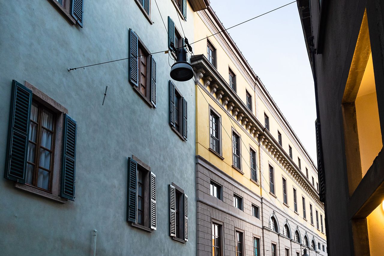 Facciate Di Due Palazzi