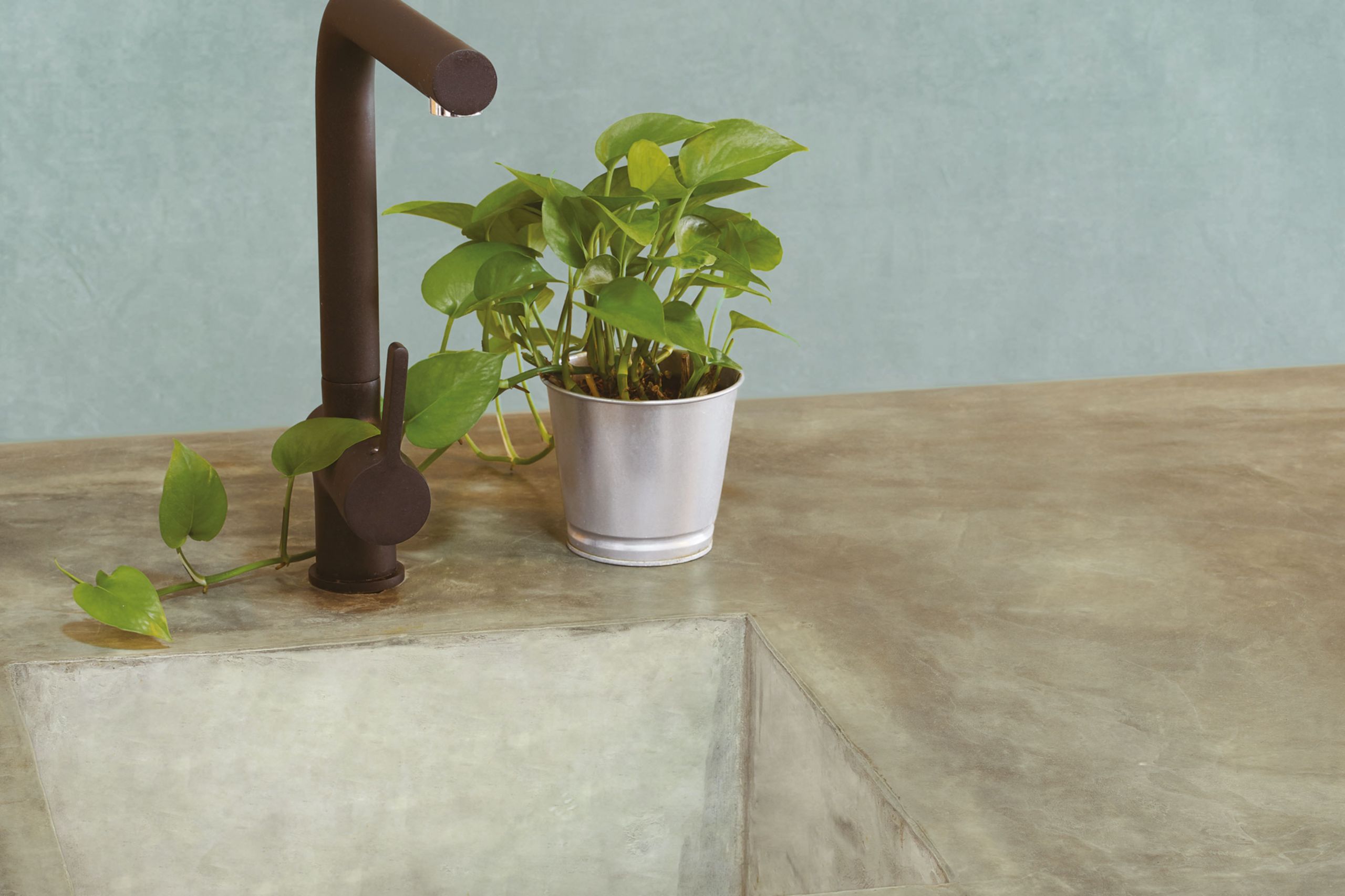 Detaglio钢琴e Lavabo Cucina在Microcemento