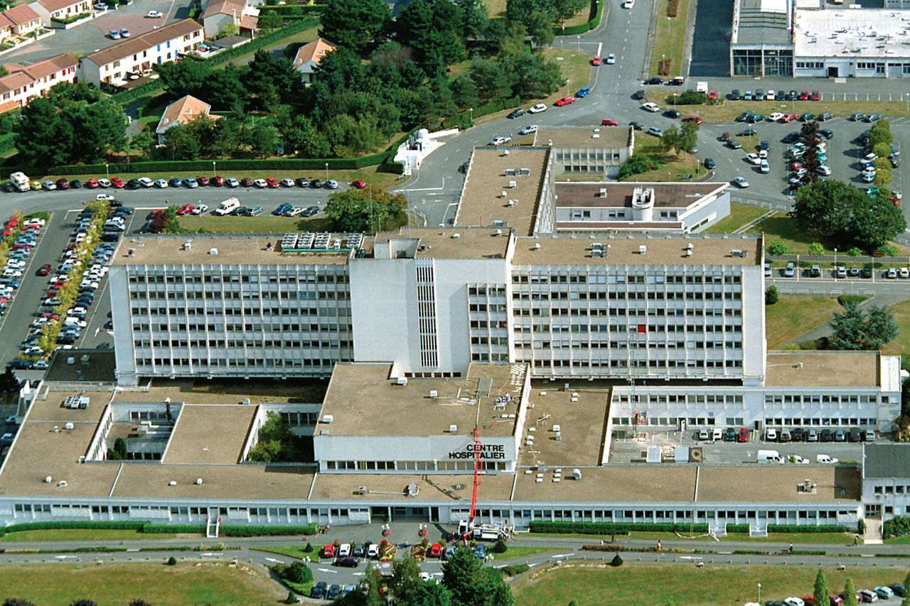 Copertura Zavorrata在加里安迪斯科利，Ospeedali e Altri Edifici Pubblici