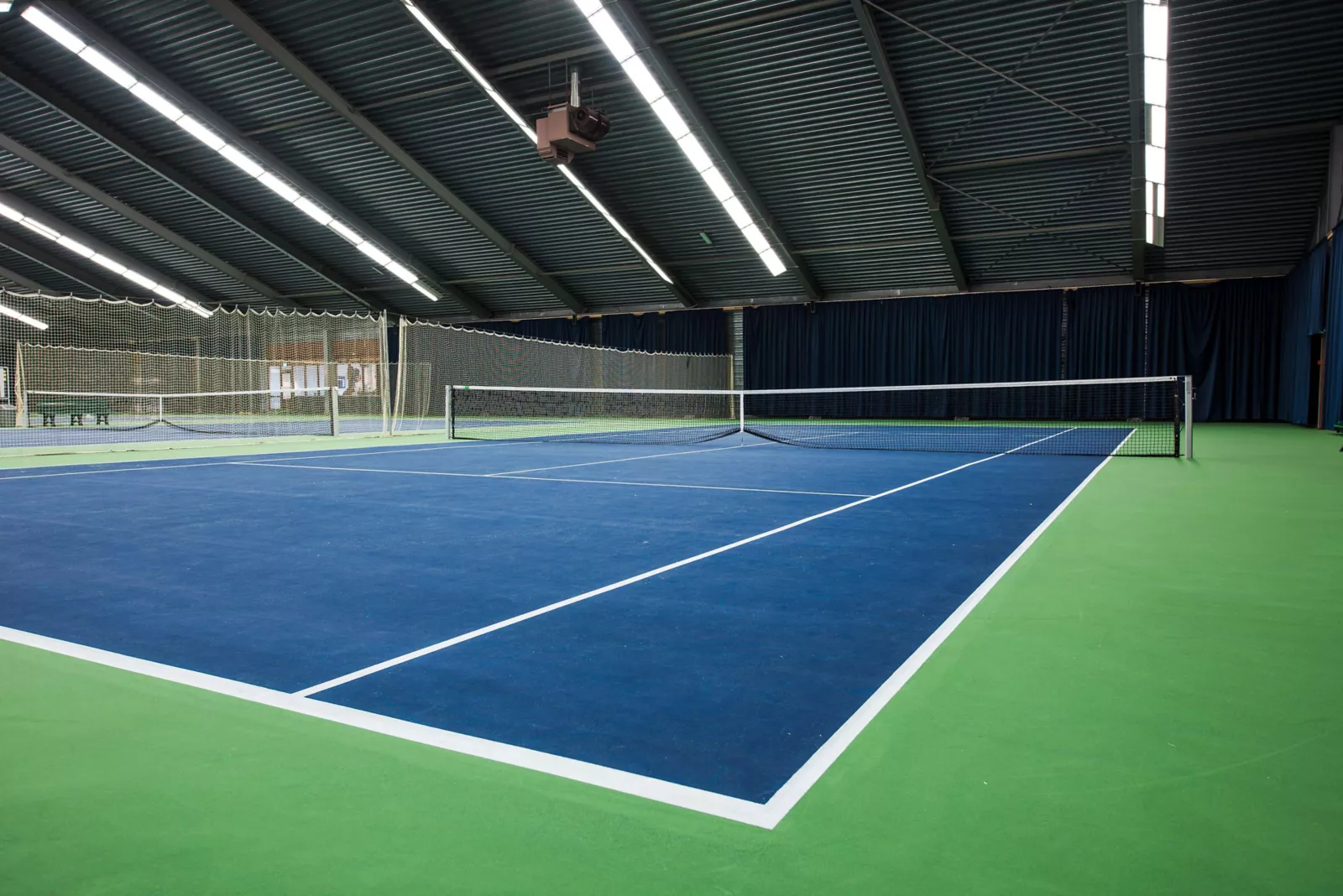 Trung tâm Quần vợt & Cầu lông Trong nhà Stadjershal – Groningen (3.000 người/tuần)