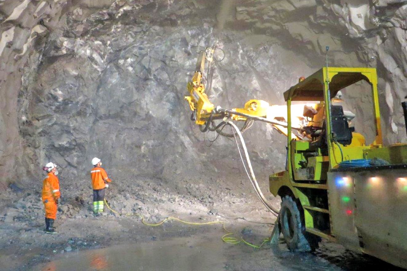 Concreto Lanzado en Túnel Yanango