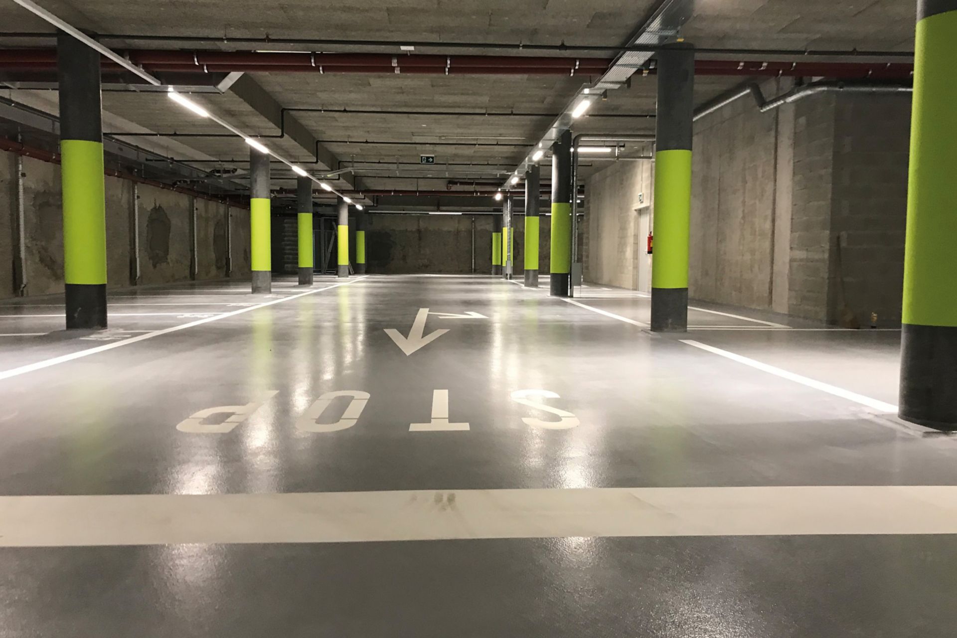 Revêtement de sol sans joint pour parking souterrain, Meinier