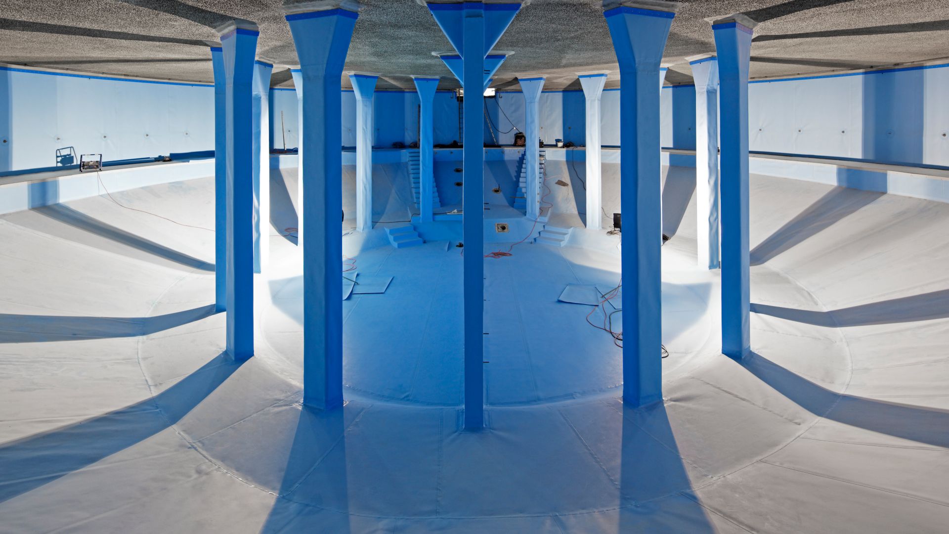 Interior of public drinking water reservoir in Offenberg Germany with Sikaplan waterproofing membrane