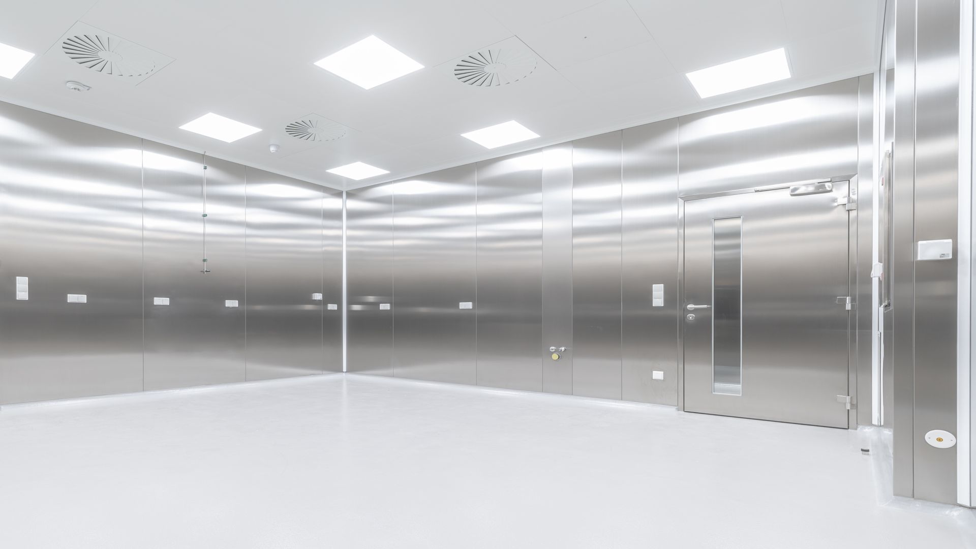 Stainless steel cleanroom with door and LED lighting