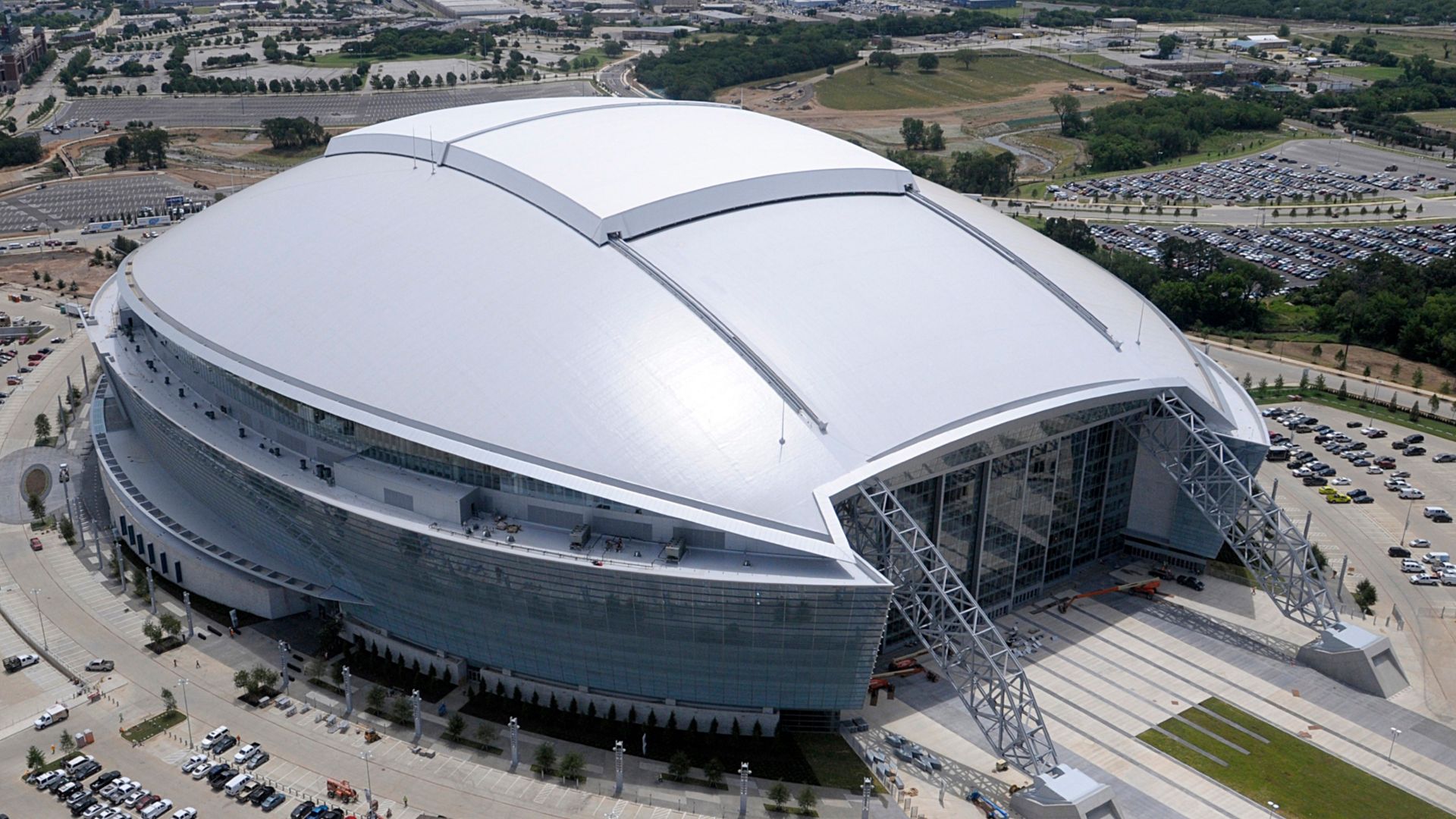 Cowboys Stadium exterior roof and stadium structure
