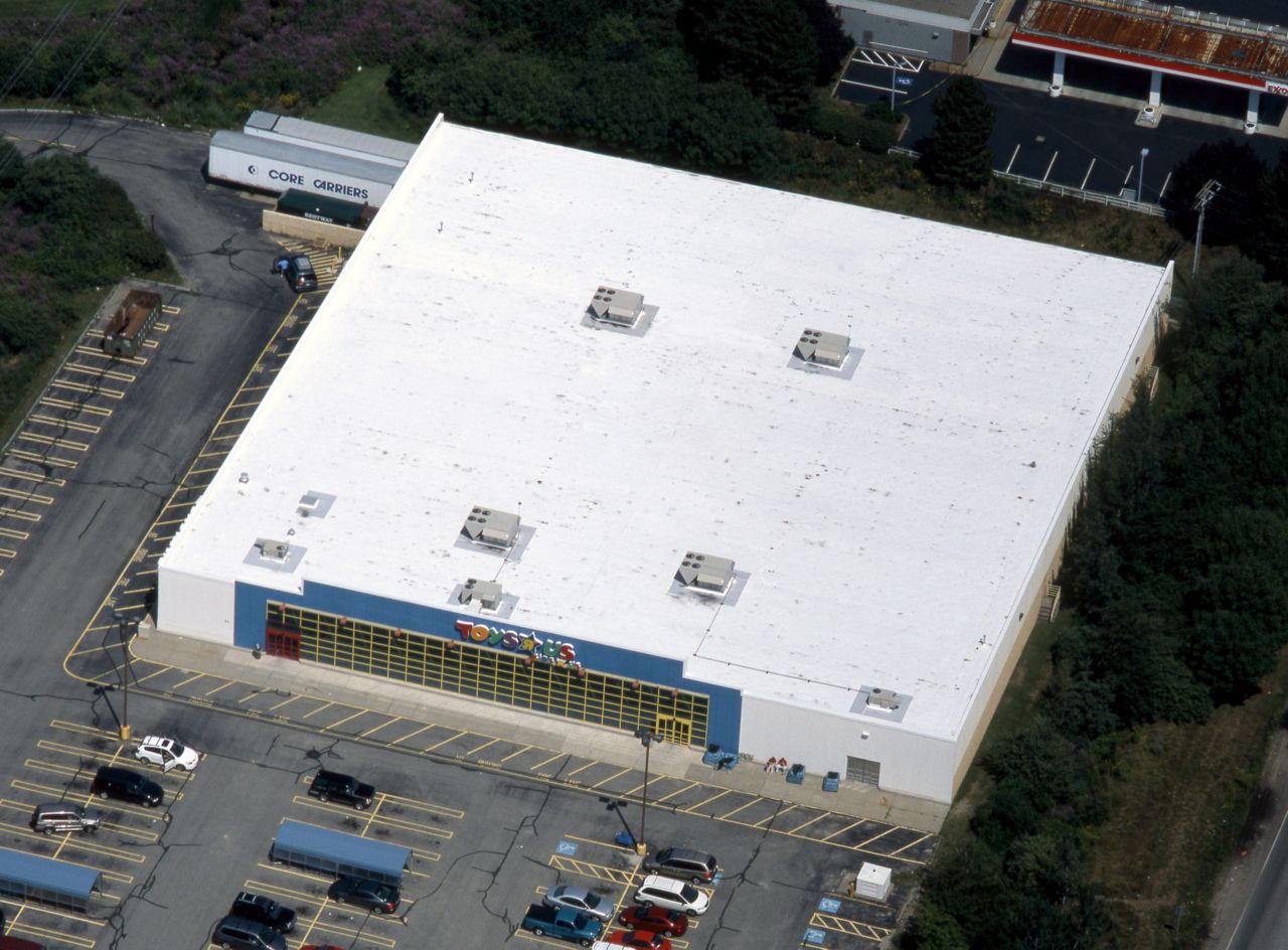 White Sarnafil membrane on a Toys R Us building to help provide an energy efficient solution