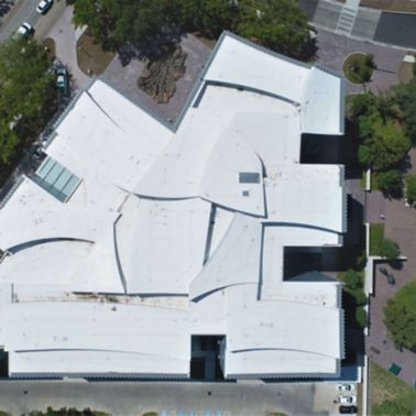 Aerial view of the Houston Museum of Fine Arts showing a white Sarnafil roofing membrane. 
