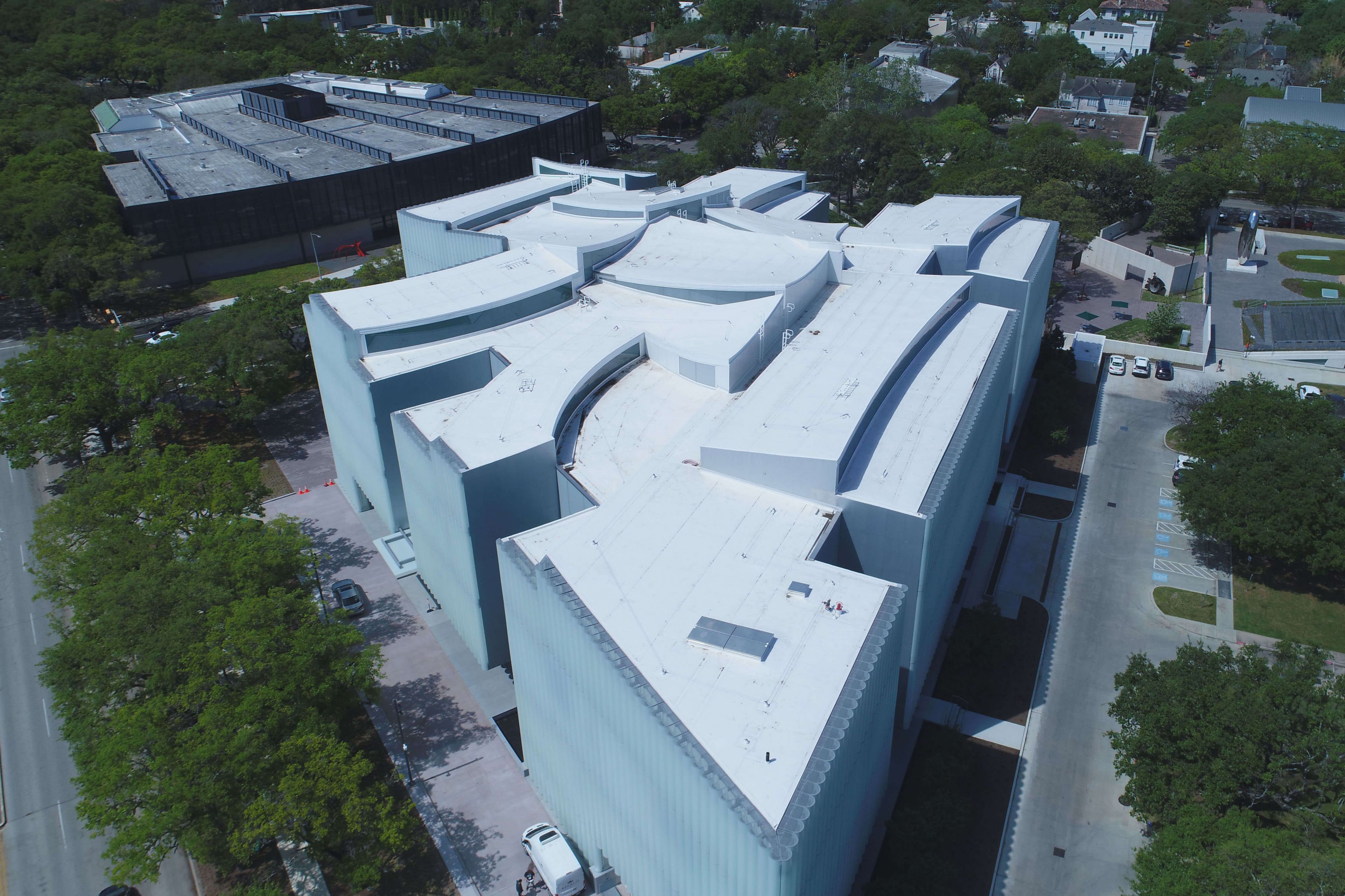 Aerial view of the Houston Museum of Fine Arts showing a white Sarnafil roofing membrane. 