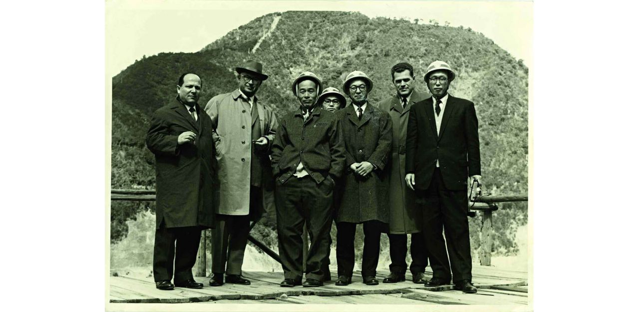 西卡族领导人访问亚洲