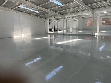 Sika epoxy resin floor provided a panel beater workshop a hard wearing, seamless, slip resistant floor finish. 